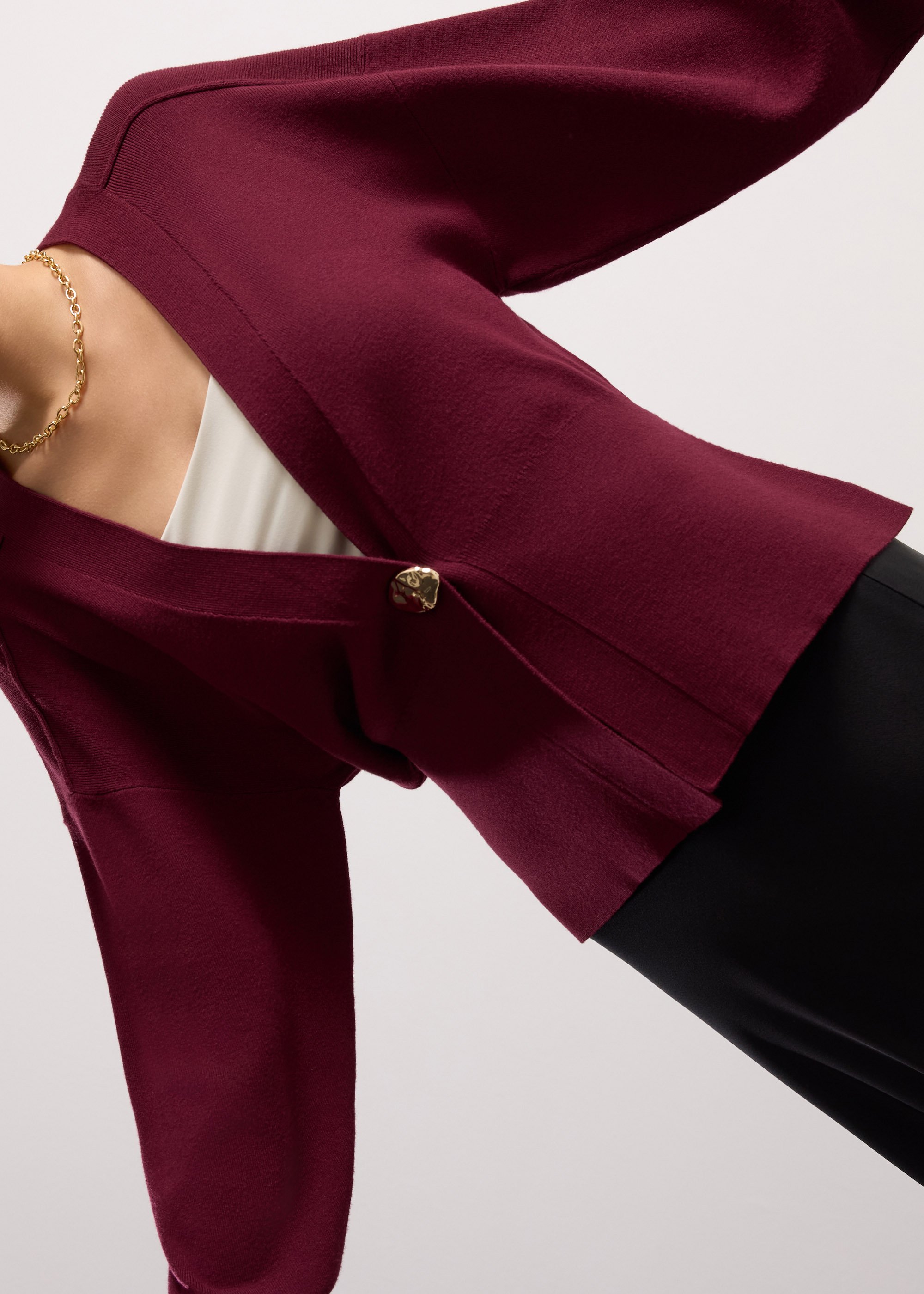 Priyanka Knit V-neck Puff Sleeve Fitted Cardigan Love, Bonito 
Priyanka Knit V-neck Puff Sleeve Fitted Cardigan Love, Bonito