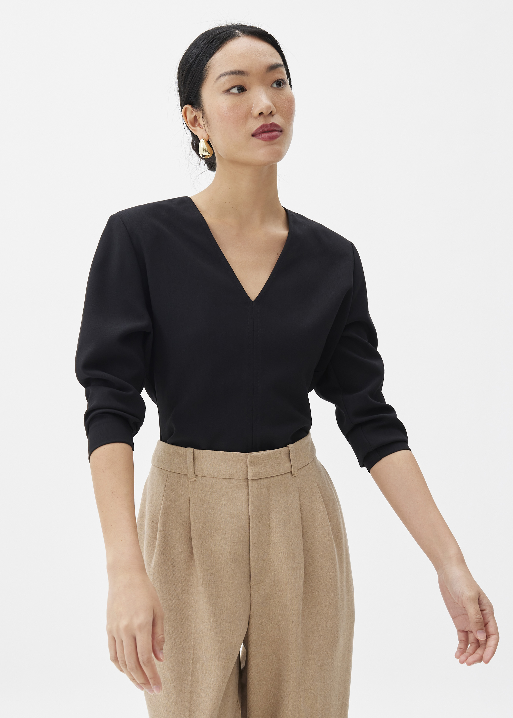 

Moon Shoulder Padded V-neck Top-014-XXS