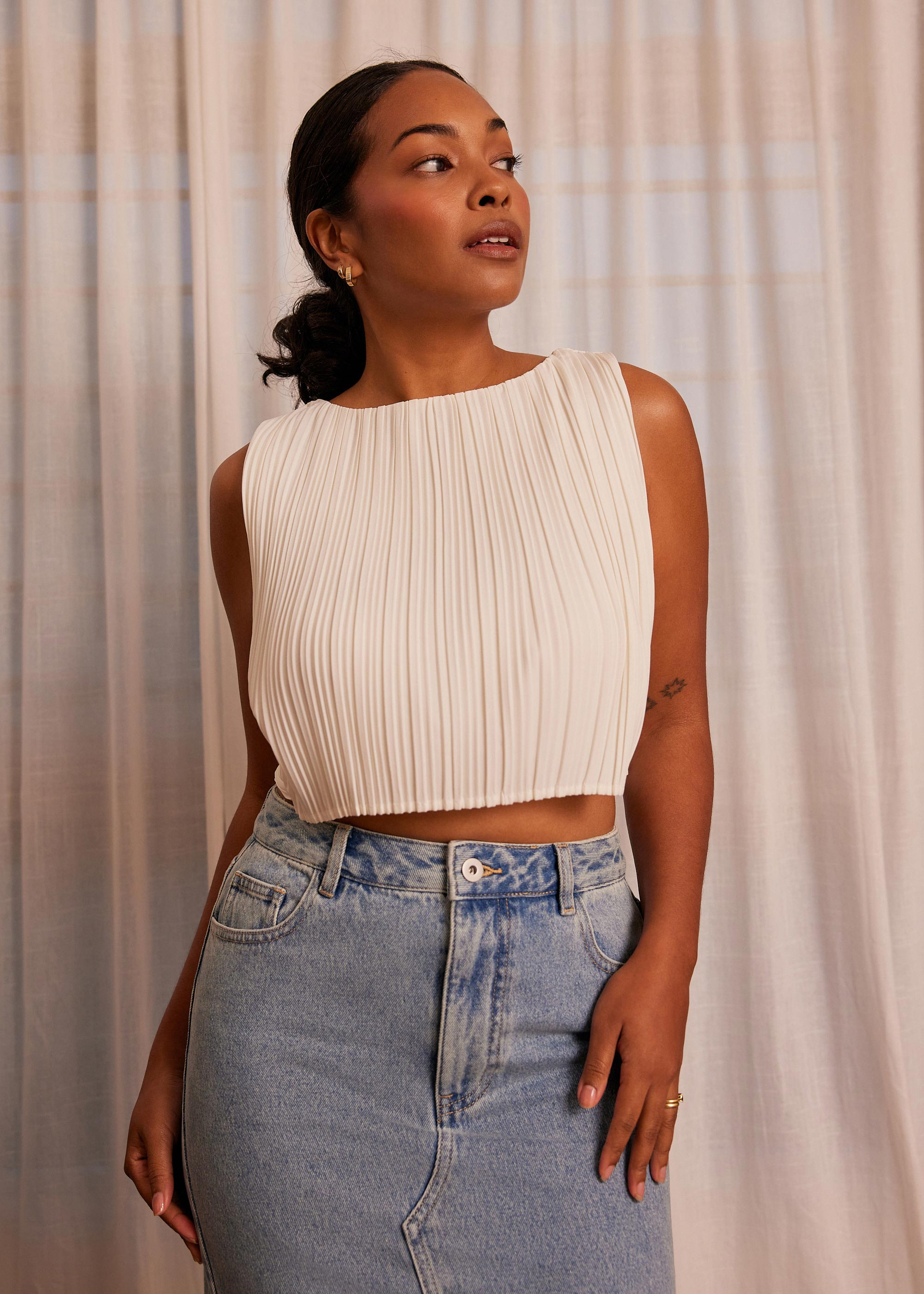 

Dez Pleated Boat Neck Crop Top-106-XXS