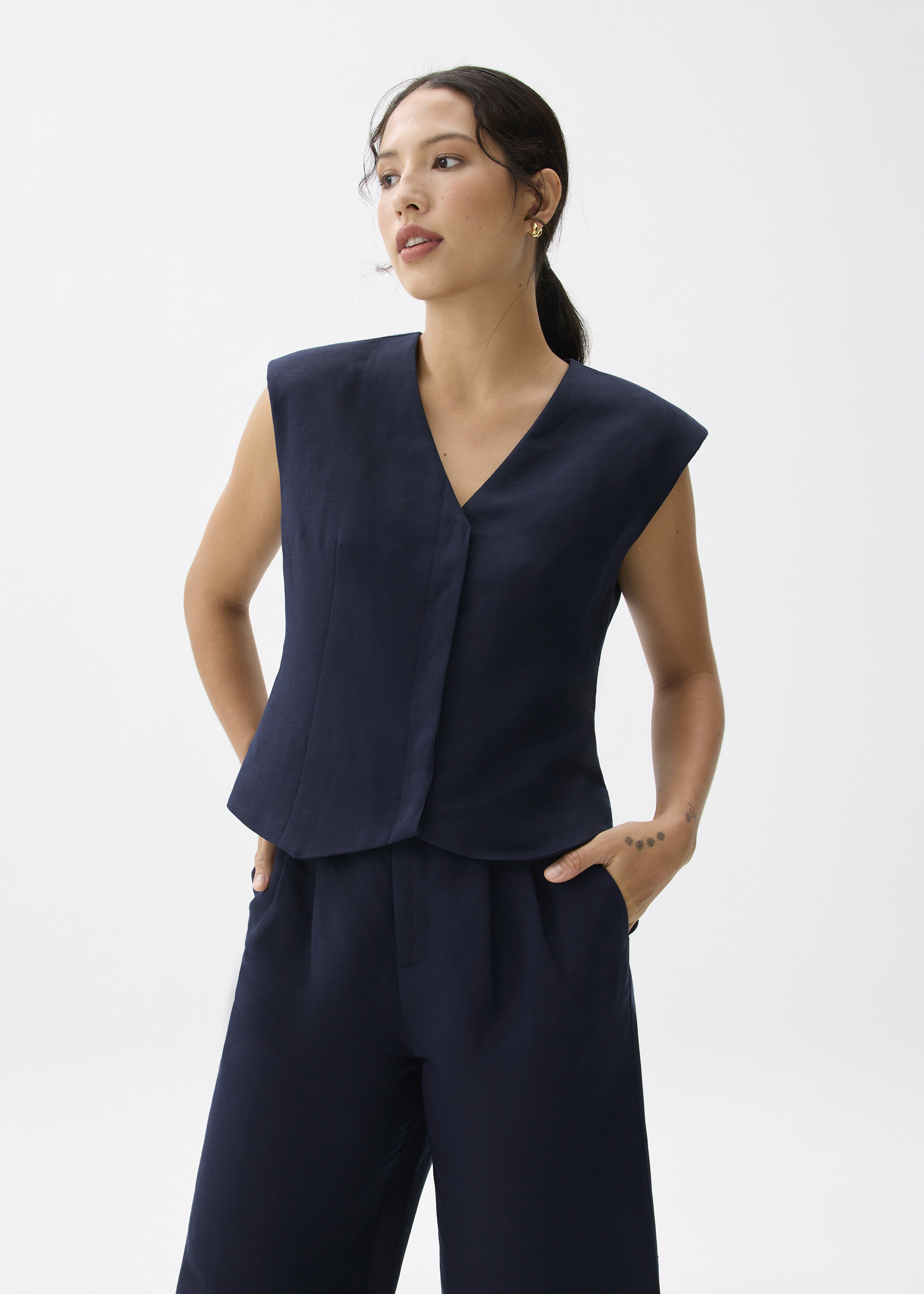 

Anya Shoulder Padded Linen Tailored Vest-052-L