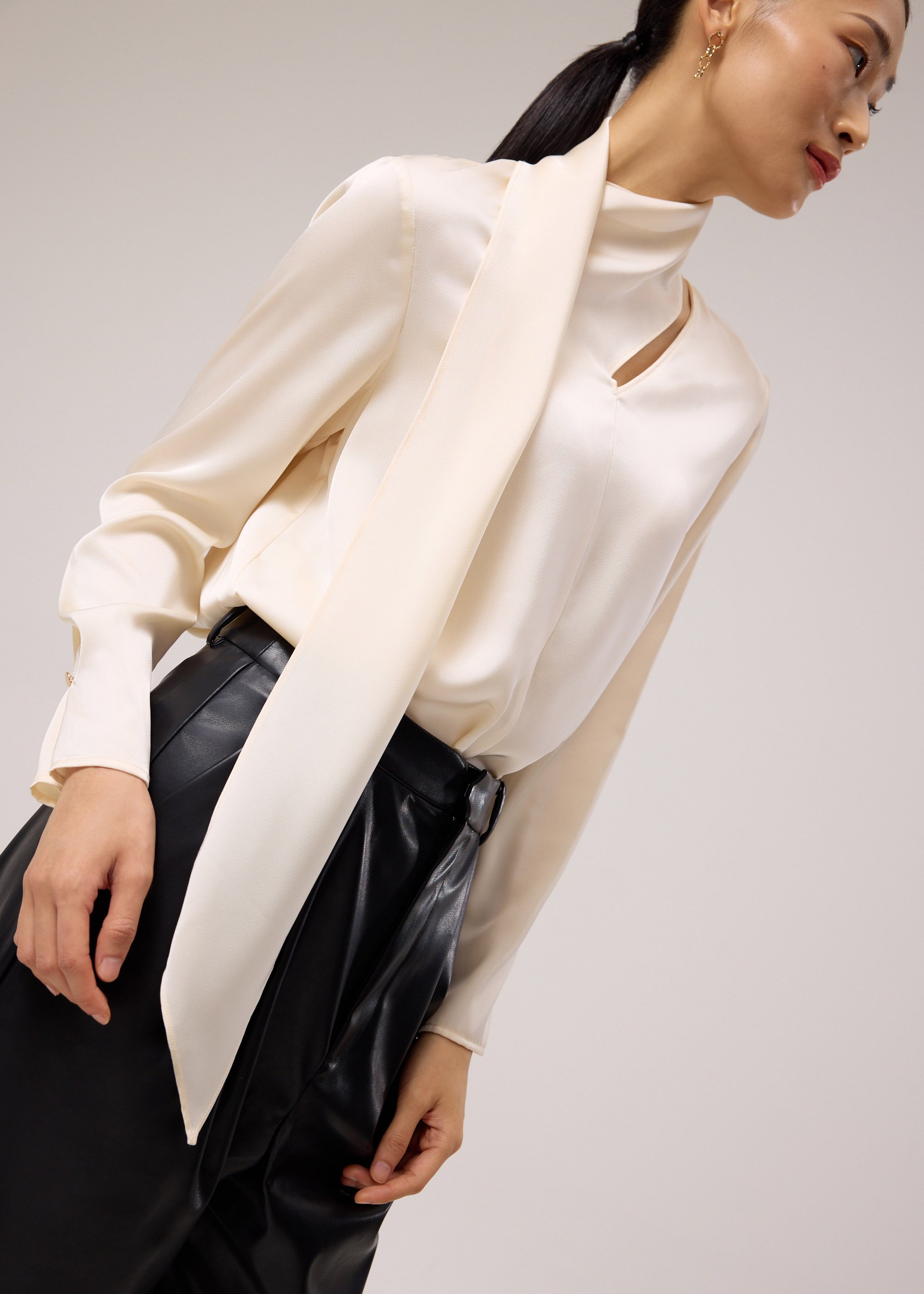 

RuchedReady® Yejin Satin Sash Asymmetric Top Love, Bonito