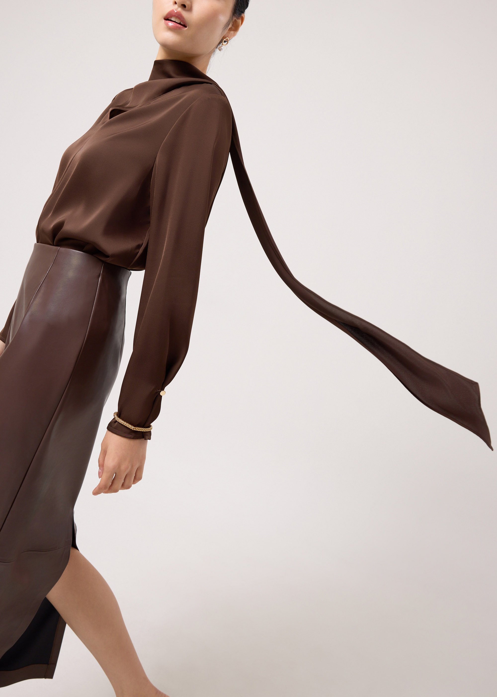 

RuchedReady® Yejin Satin Sash Asymmetric Top Love, Bonito