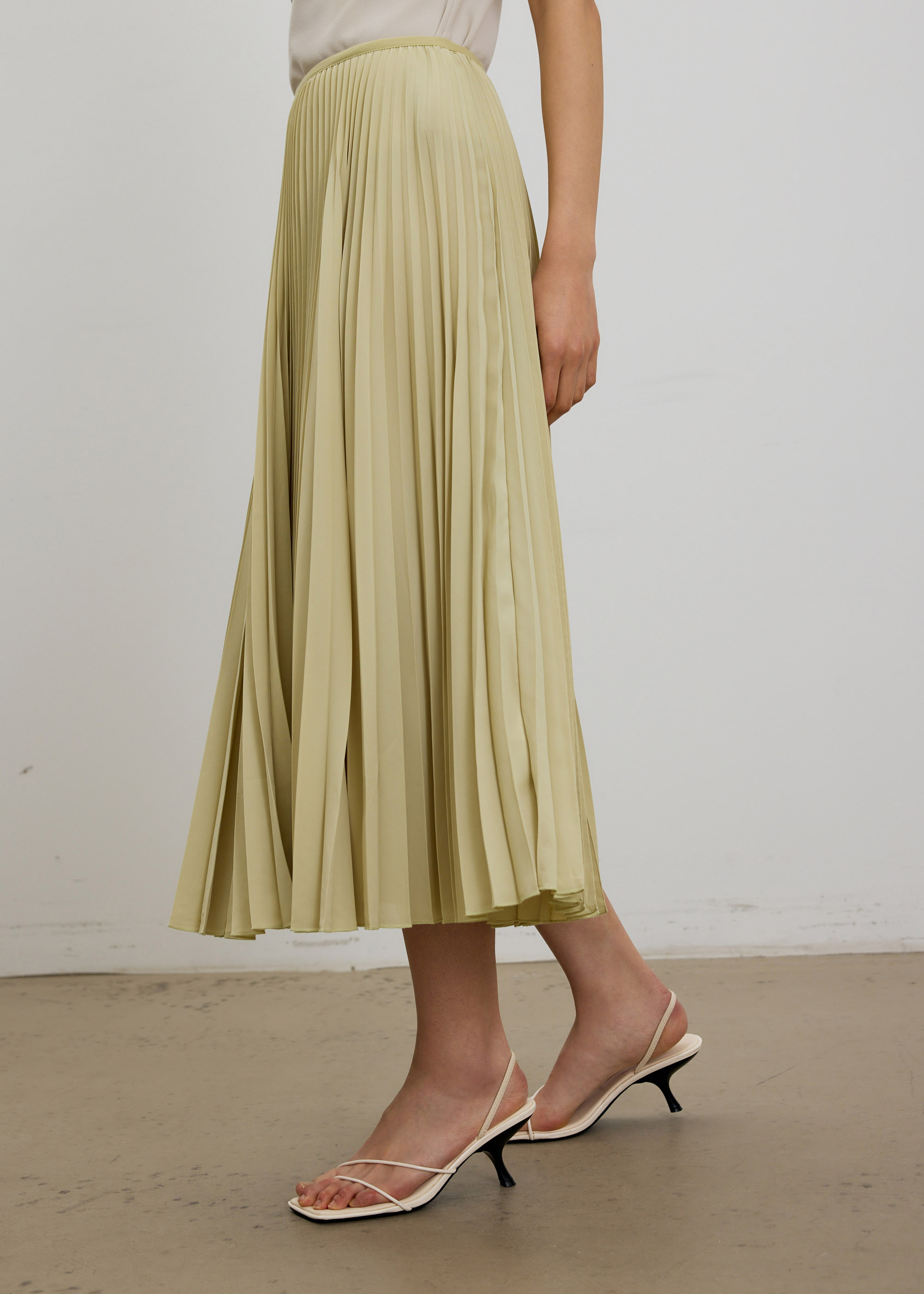 

Wei Elastic Sunray Pleated Midaxi Skirt-049-XS
