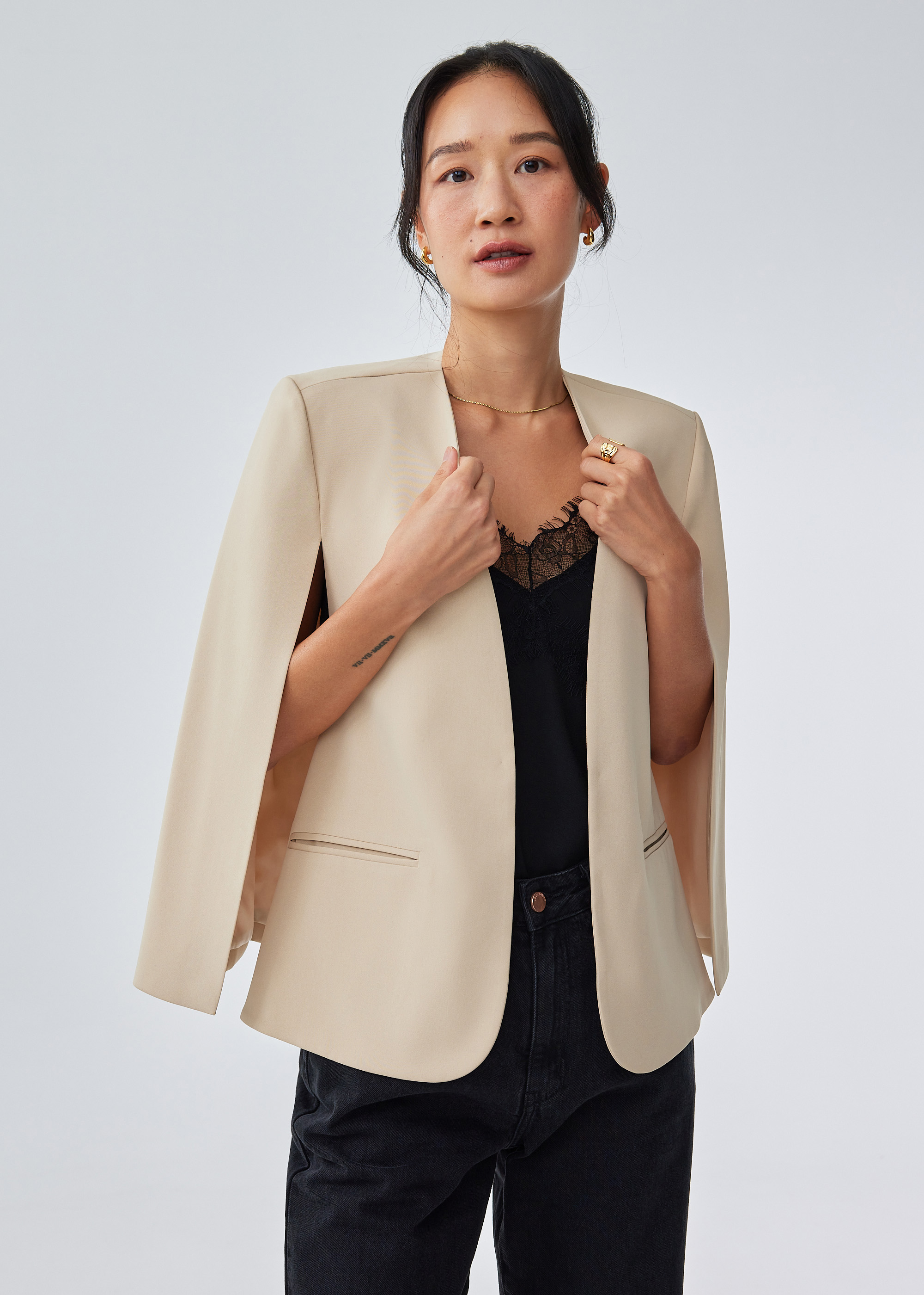 

Audrey Tailored Cape Blazer-082-M