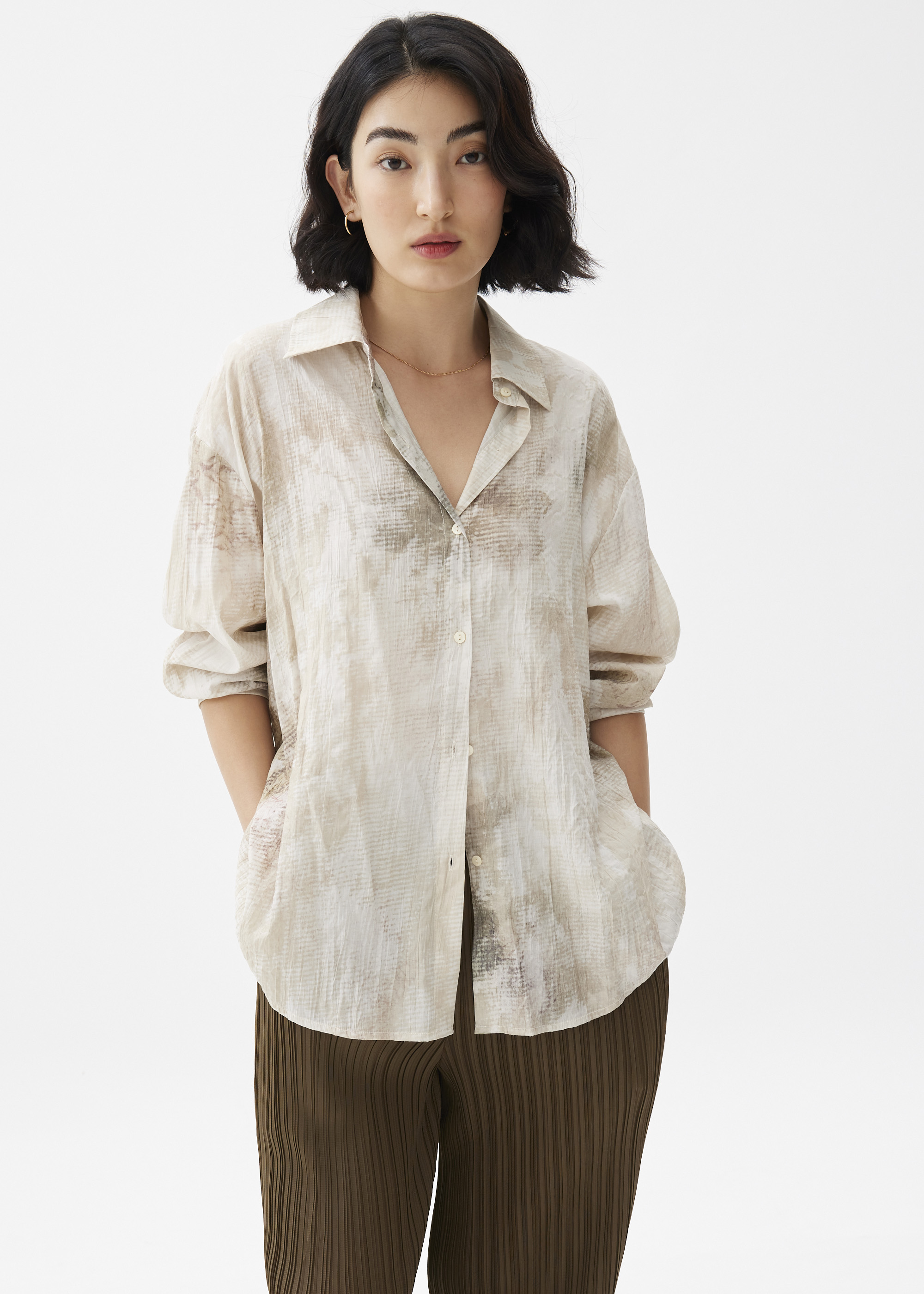 

Oversized Abstract Collared Shirt-275-XS