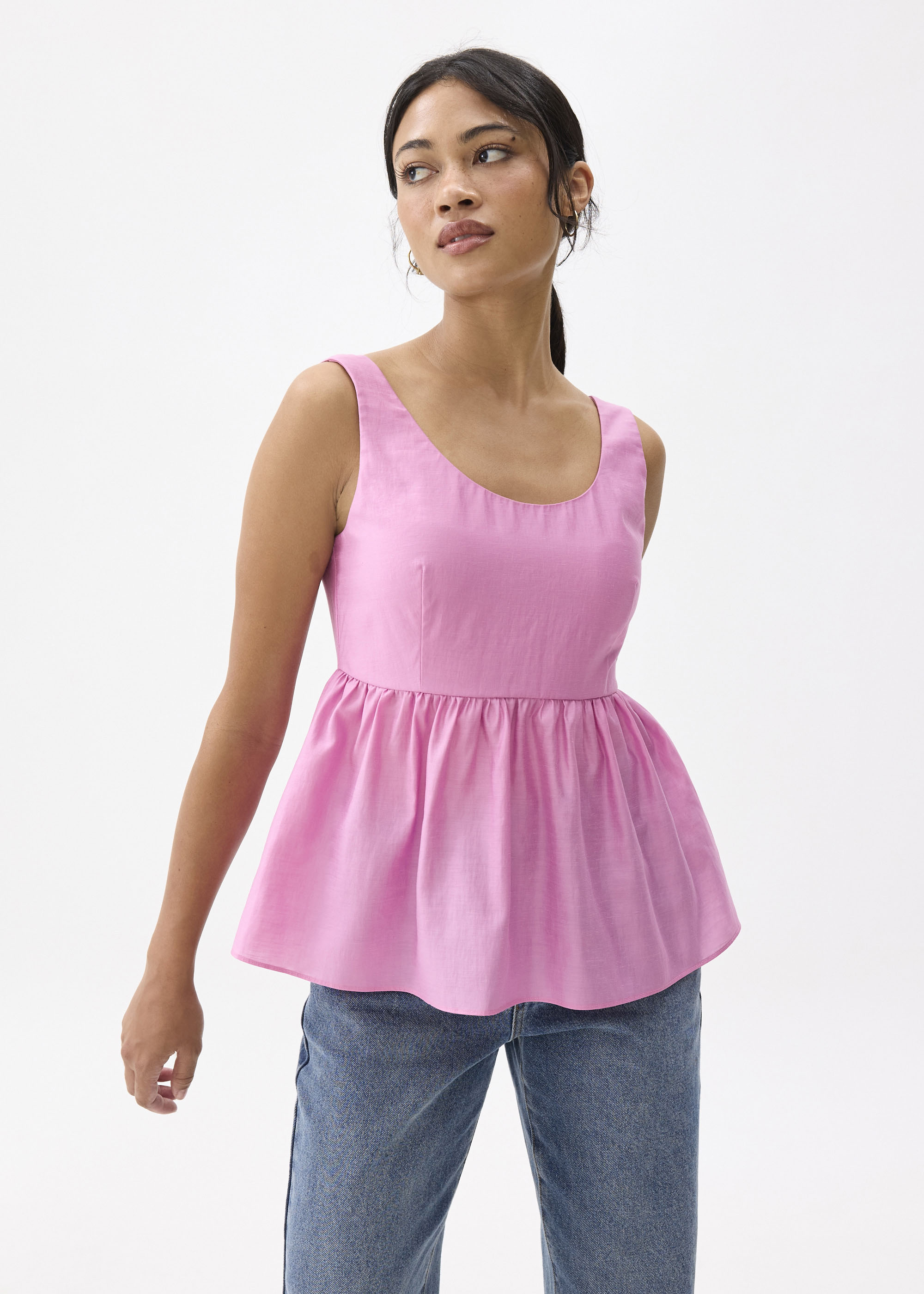 

Padded Scoop Neck Peplum Top-363-XS