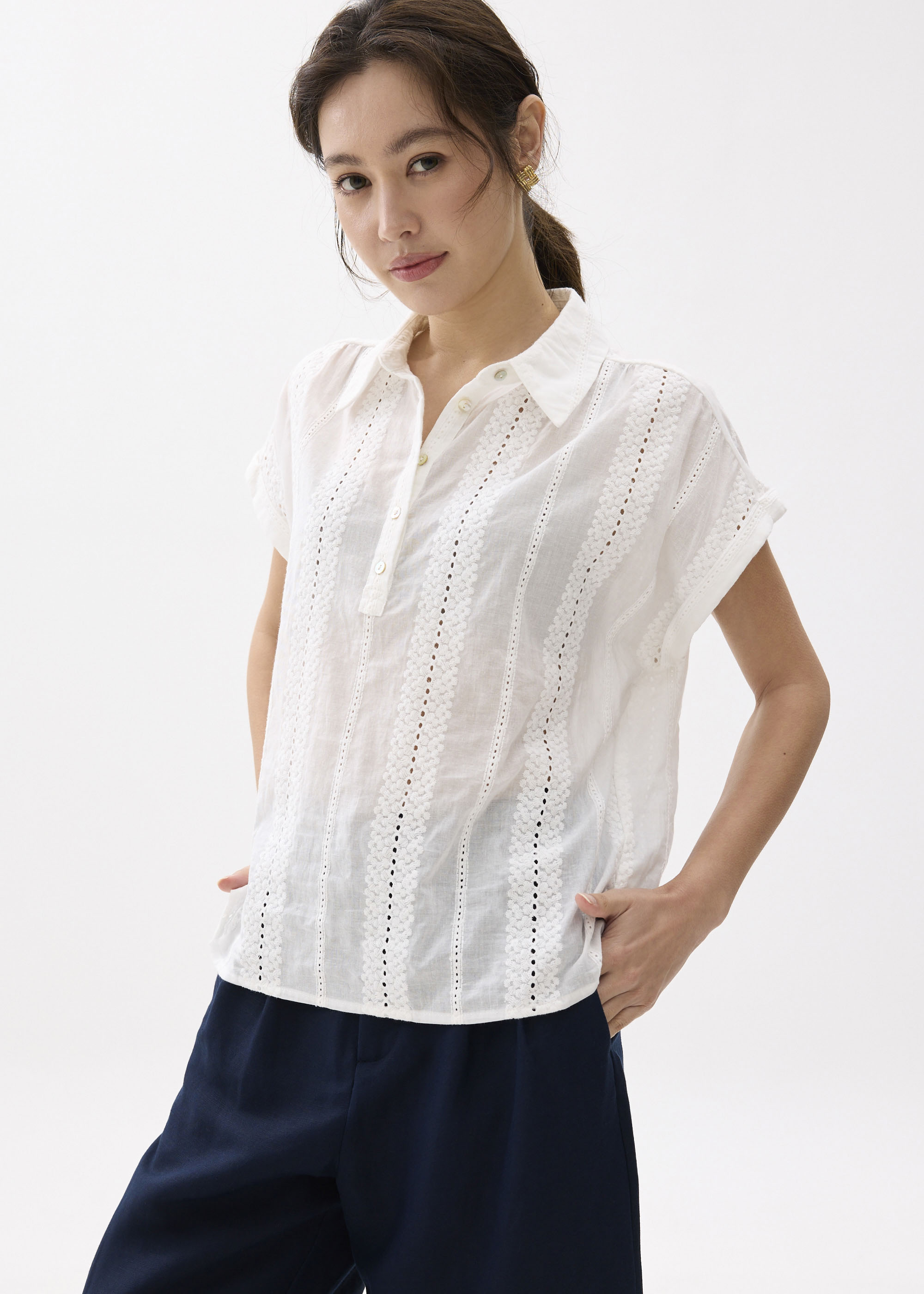 

Relaxed Broderie Collared Shirt-031-L