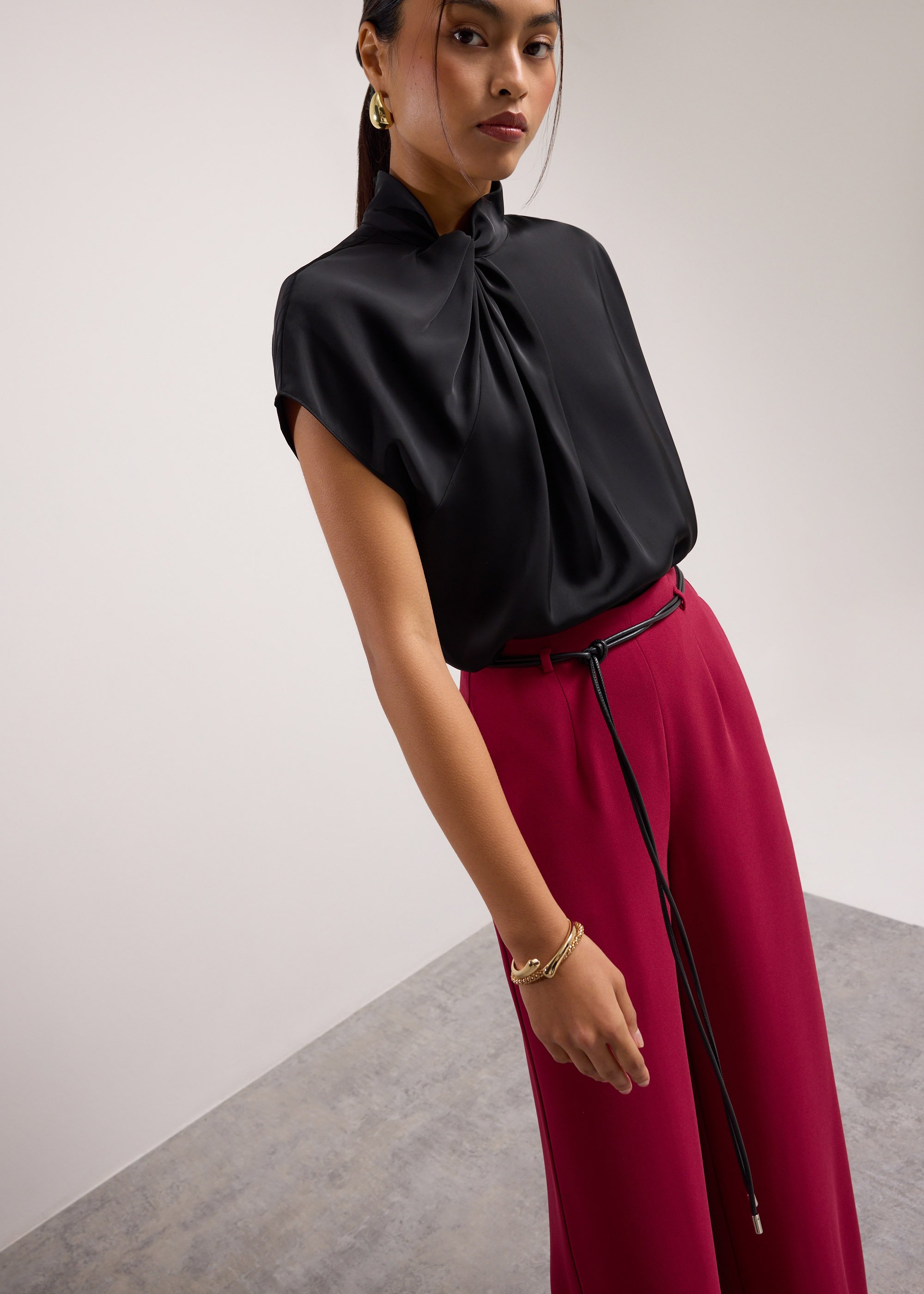 

Satin Drape Collared Blouse Love, Bonito