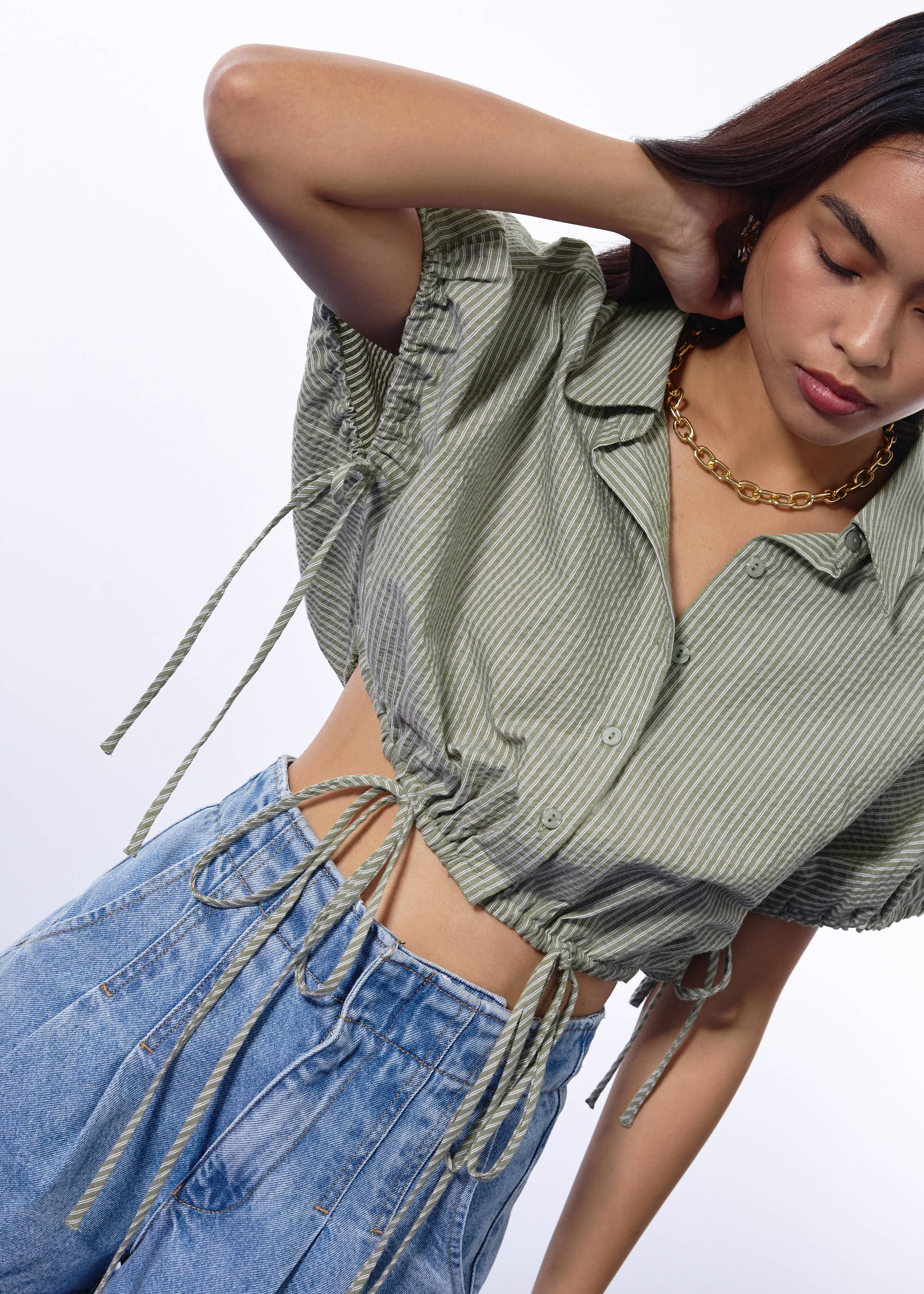 

Relaxed Pinstripe Seersucker Collared Button Down Crop Shirt