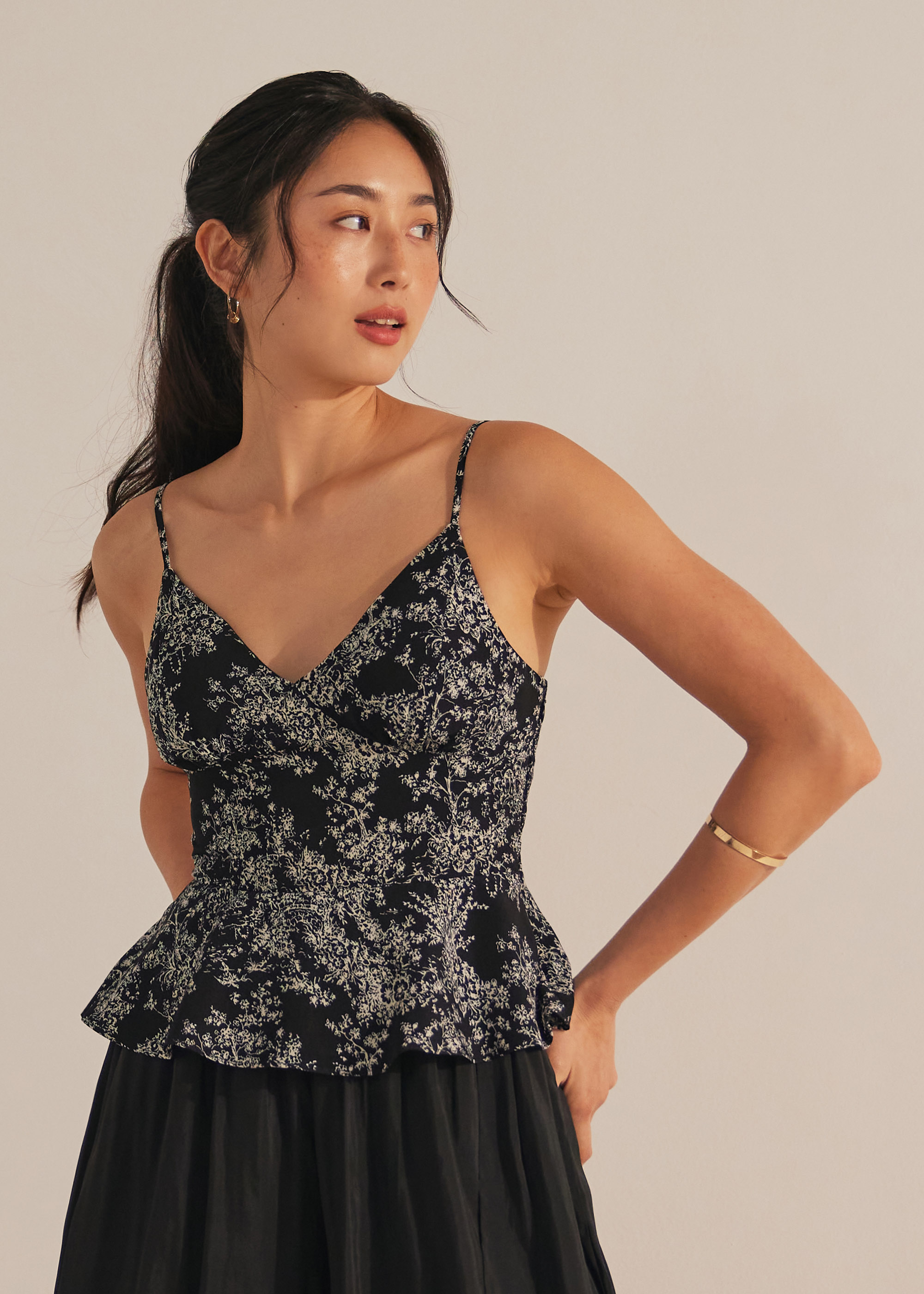 

Padded Floral Peplum Camisole Top-014-XL
