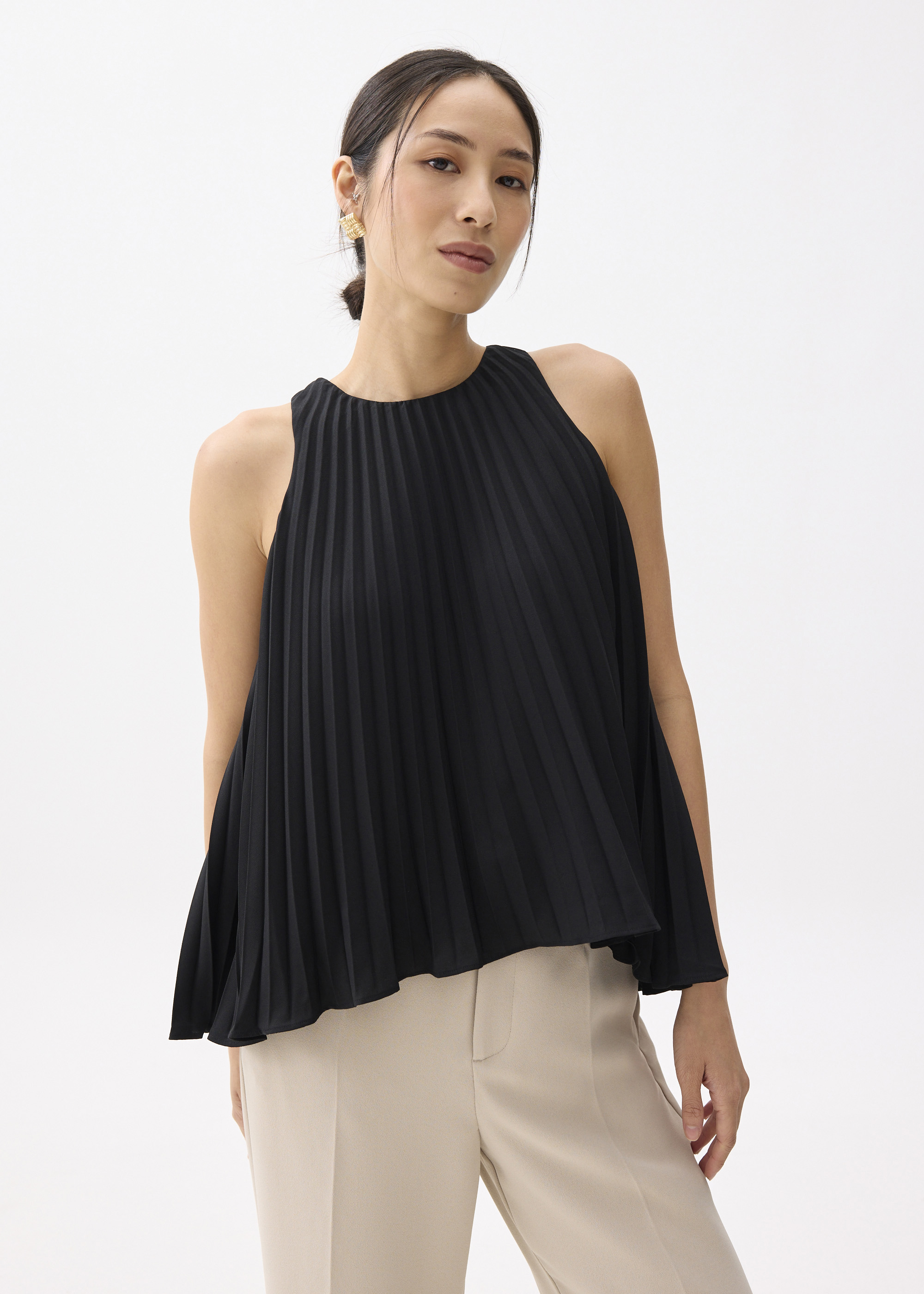 

Pleated Round Neck Shell Top-014-M