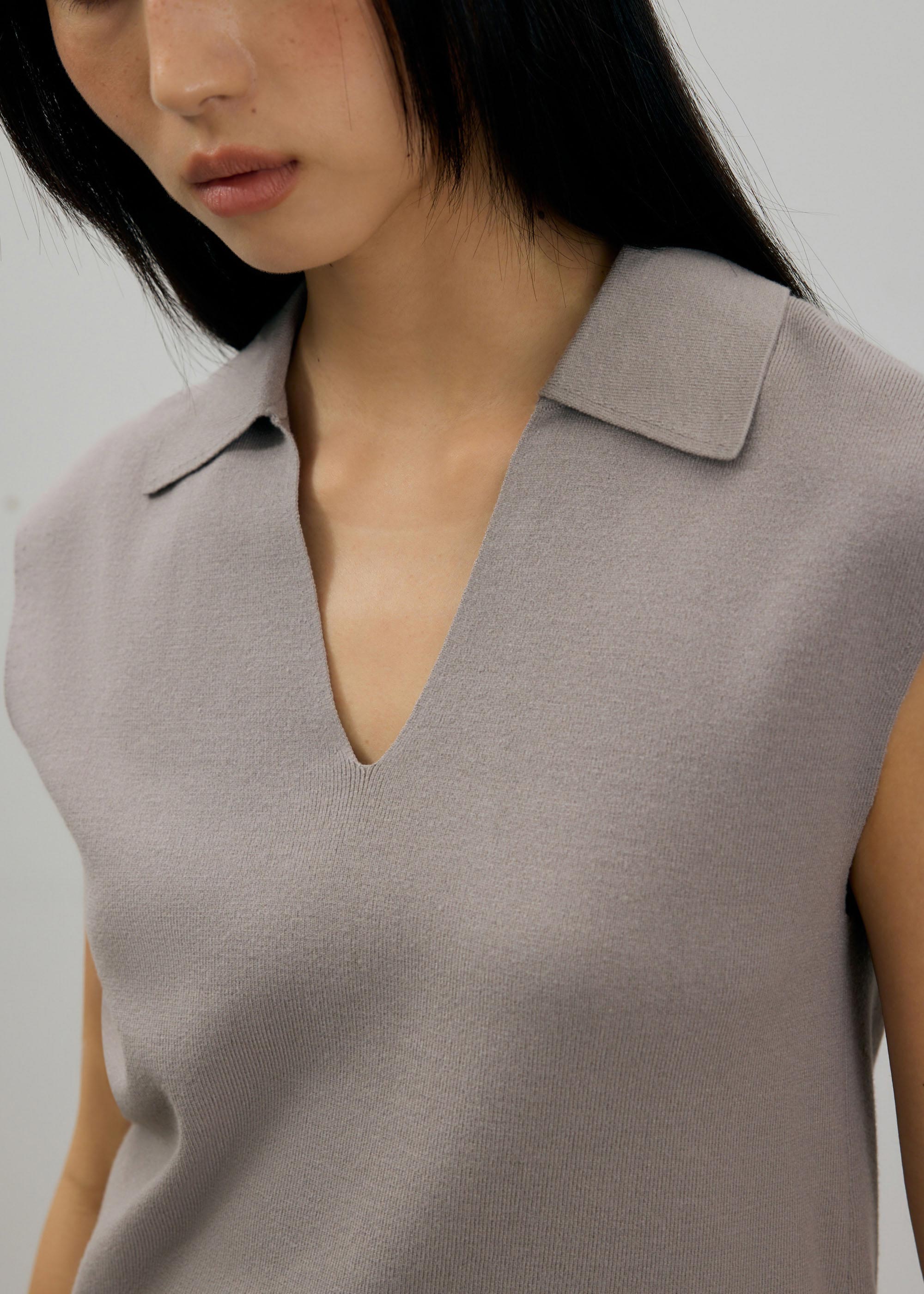 

Relaxed Collared Knit Top