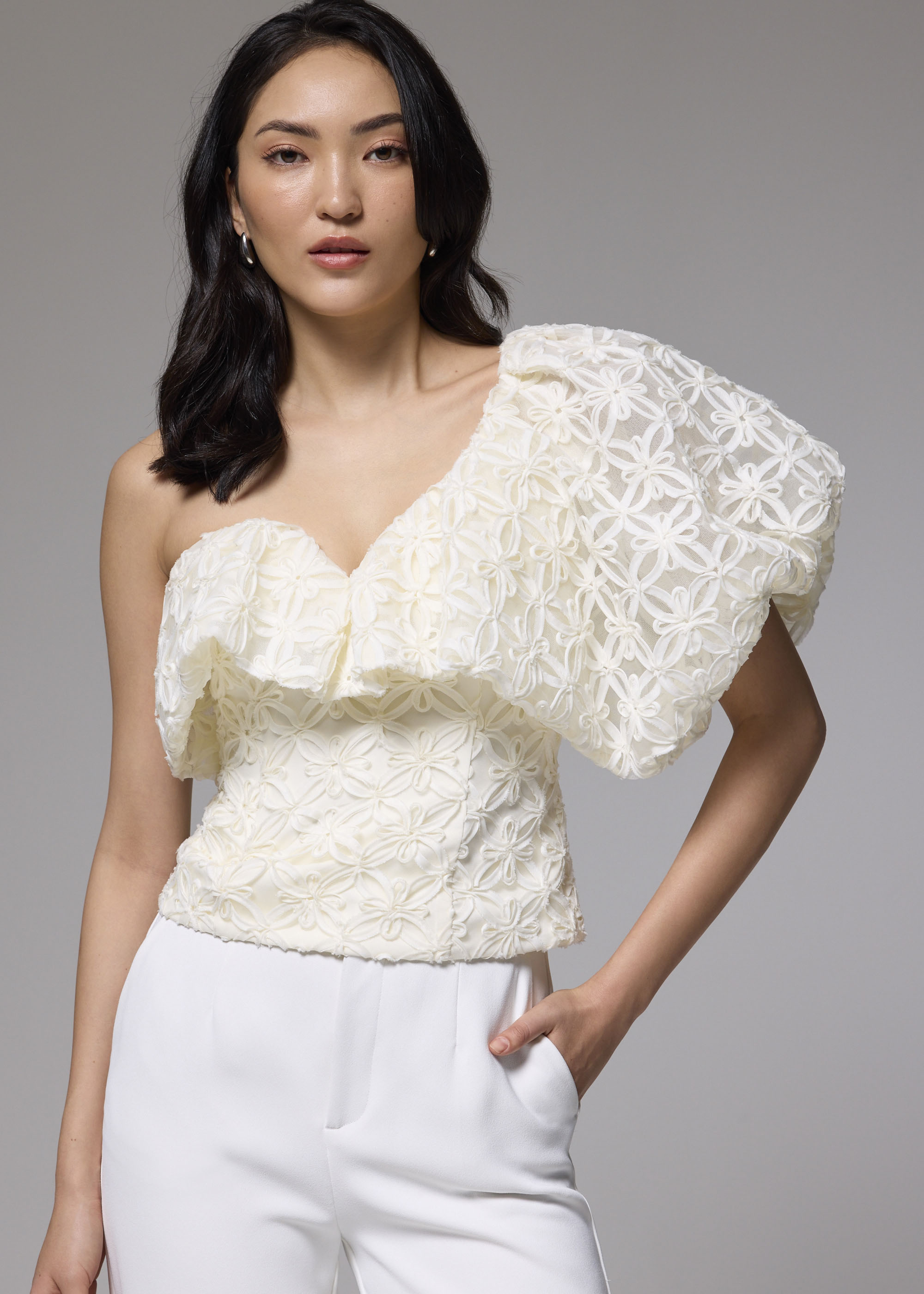 

Padded Lace Asymmetric Puff Sleeve Top-035-L