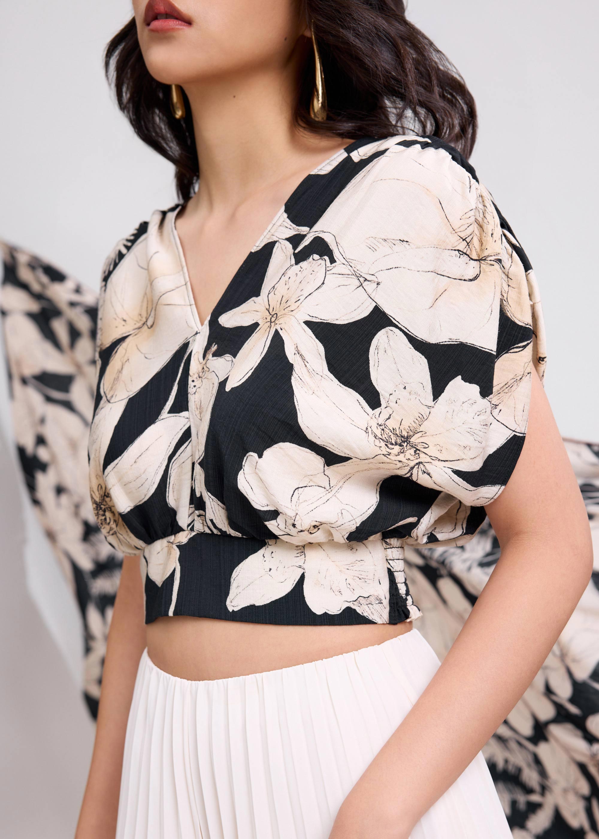 

Elastic Kimono Sleeve Crop Top in Garden City Blooms