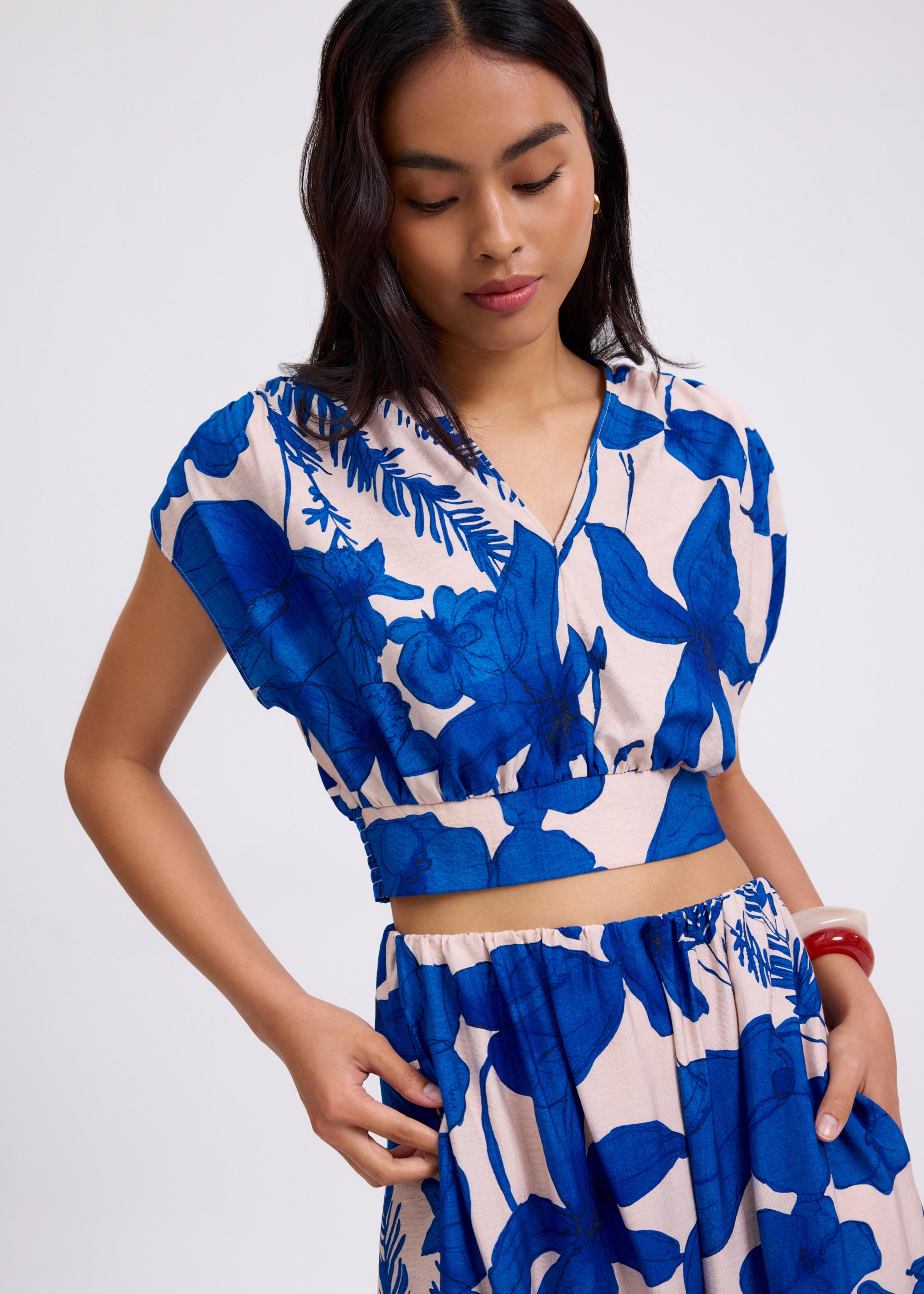 

Elastic Kimono Sleeve Crop Top in Garden City Blooms