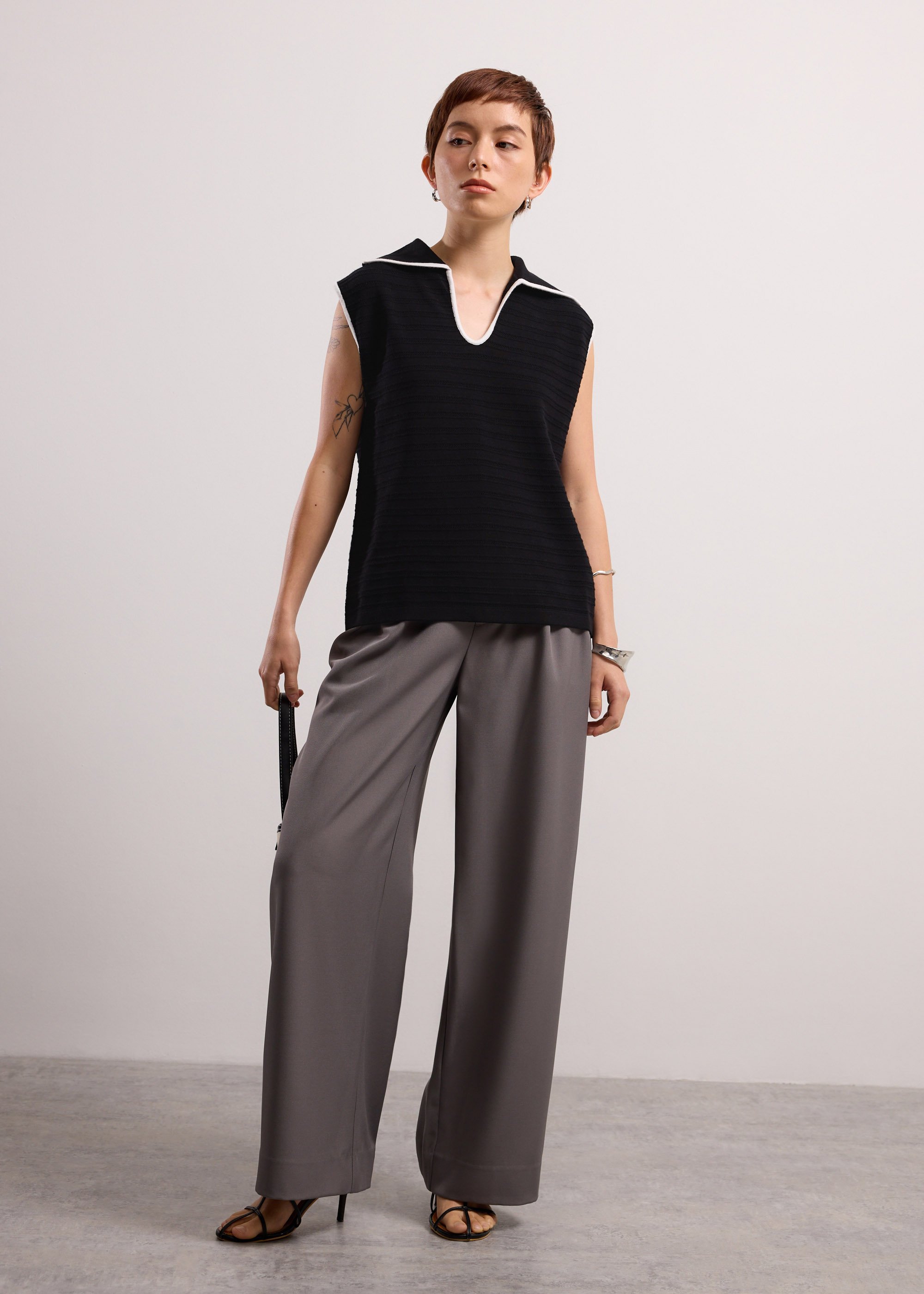 

Relaxed Contrast Pointelle Collared Top Love, Bonito