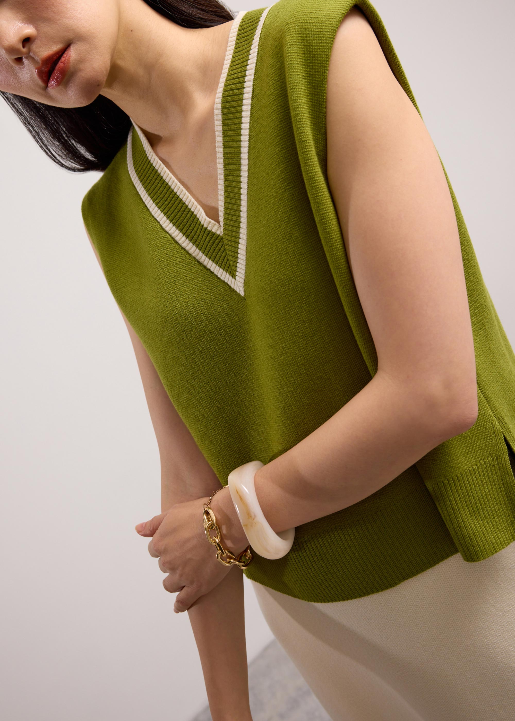 

Relaxed Knit V-neck Crop Shell Top Love, Bonito