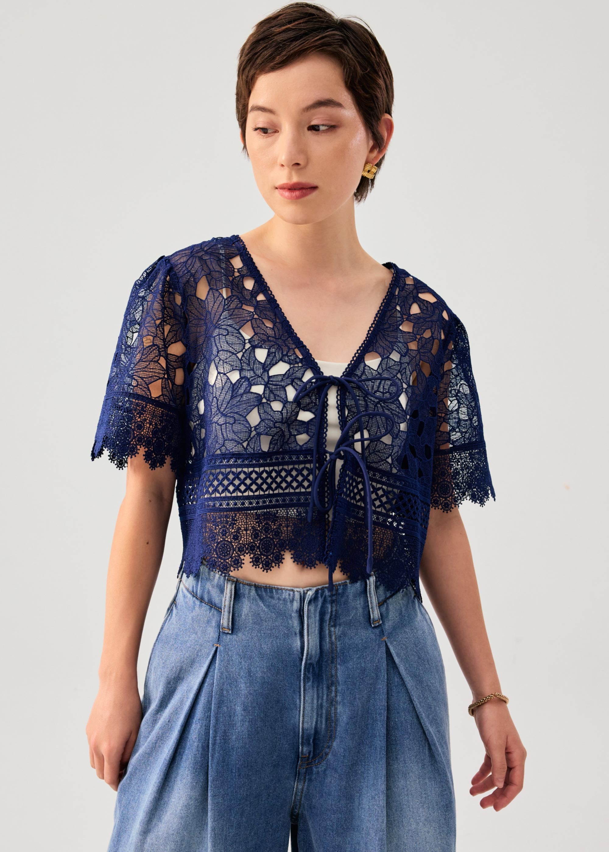 Floral Lace Ribbon Tie V-neck Shell Top Love, Bonito