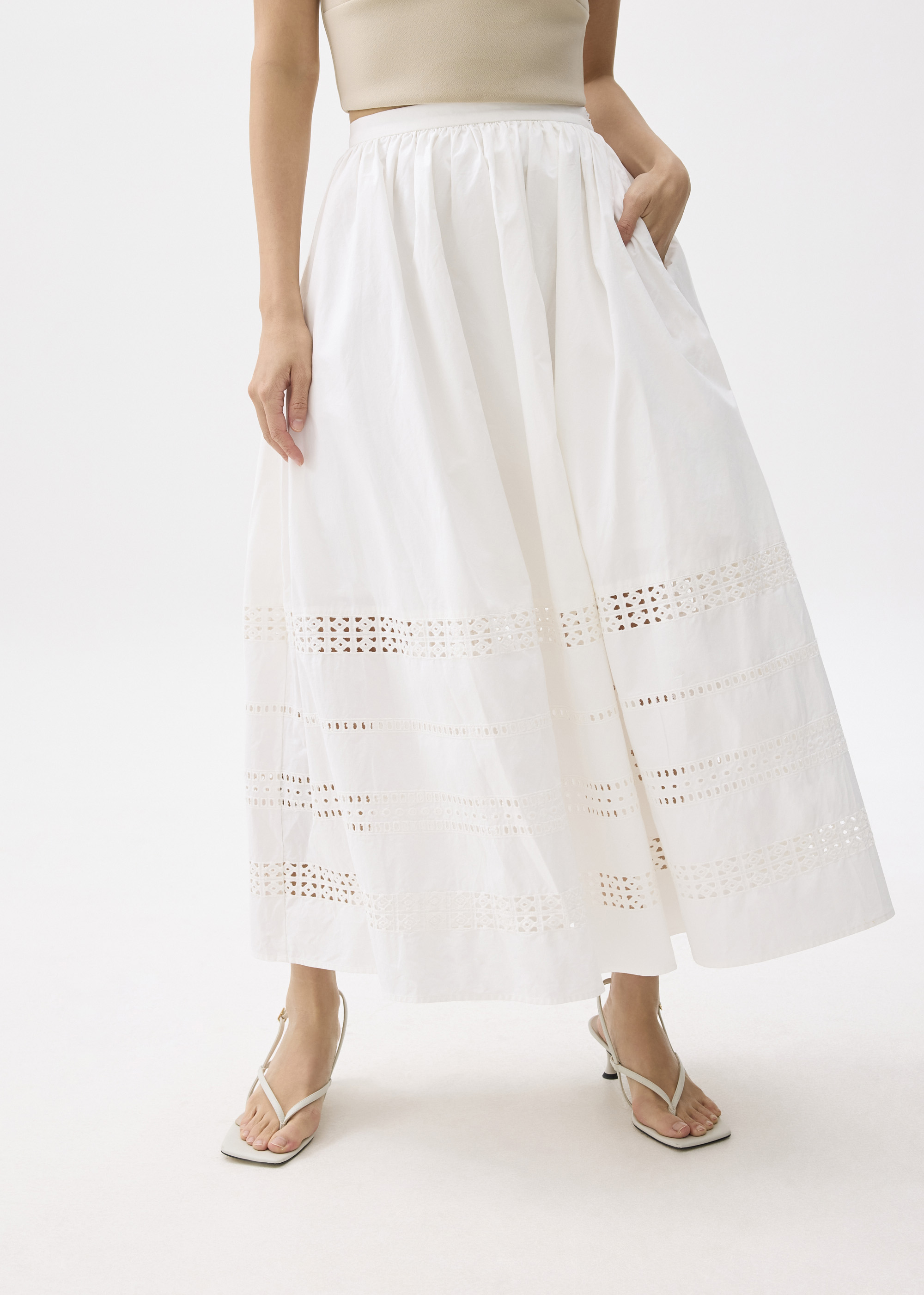 

Elastic Broderie Fit & Flare Midaxi Skirt-031-L