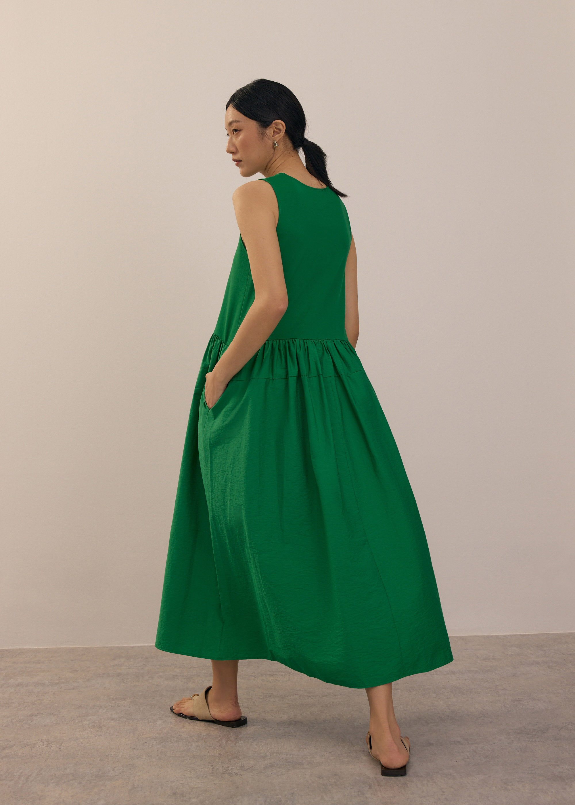

Jersey Round Neck Drop Waist Trapeze Midaxi Dress