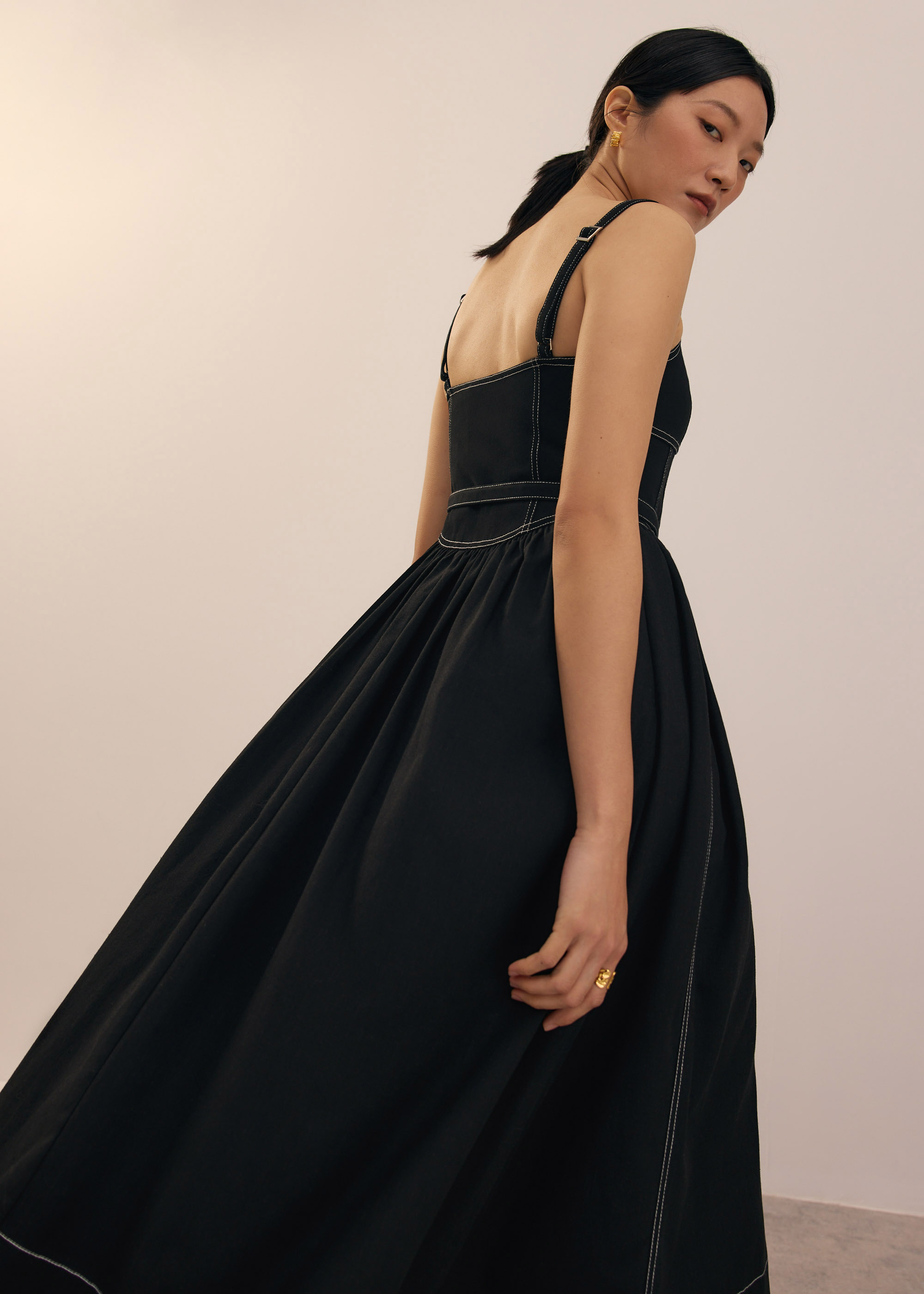 

Detachable Sash Sweetheart Fit & Flare Midi Dress