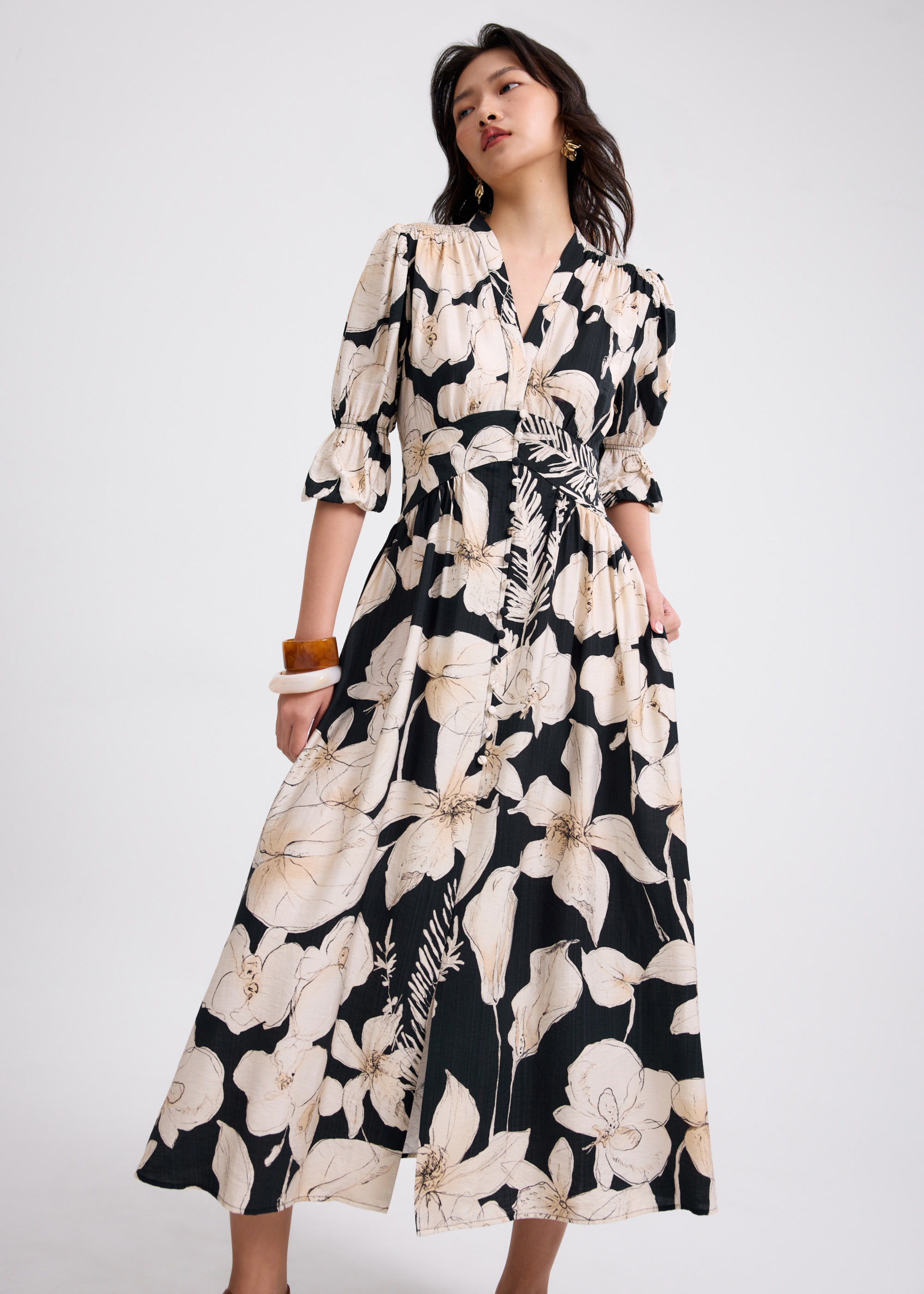 

V-neck Puff Sleeve Fit & Flare Midaxi Dress in Garden City Blooms