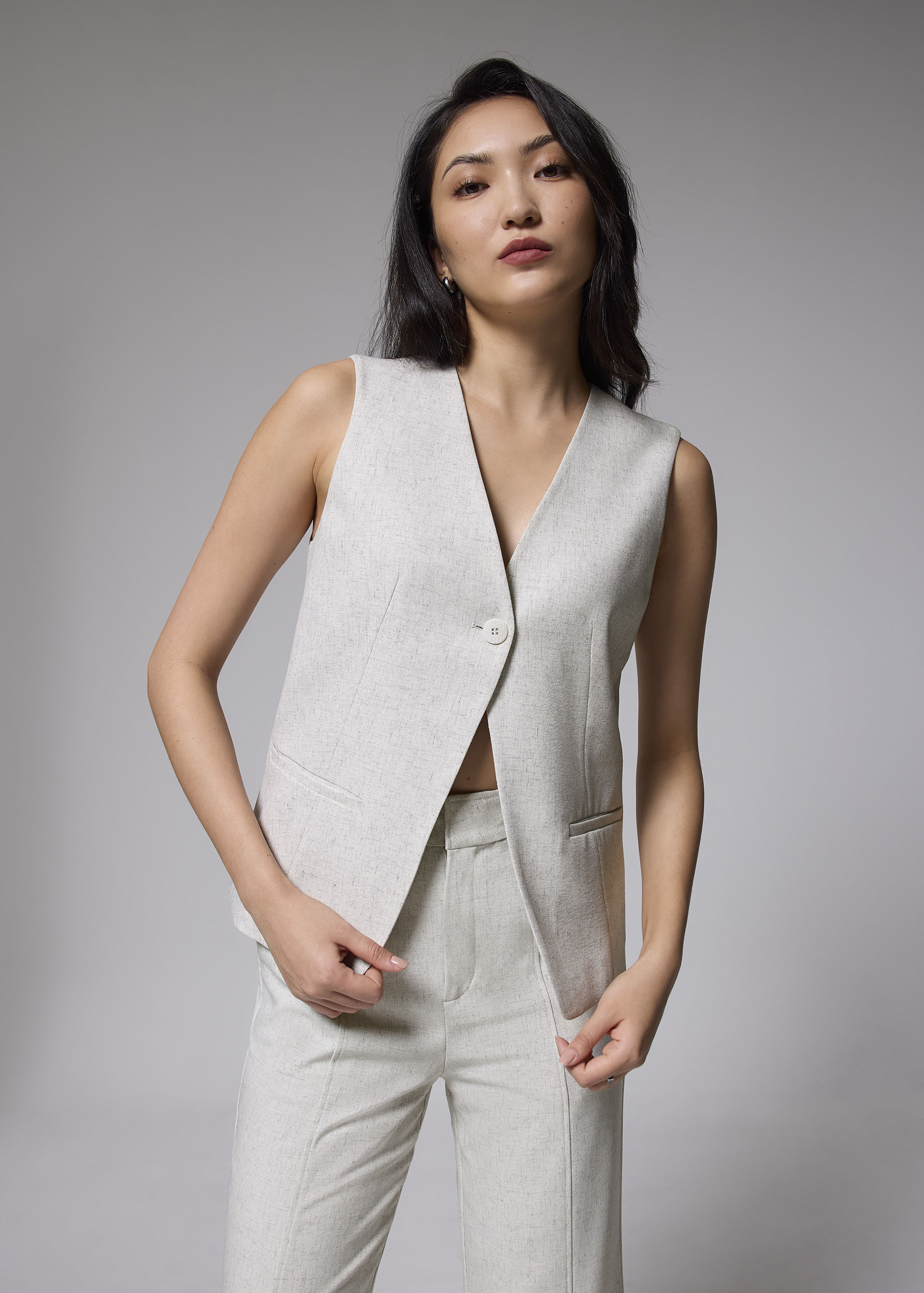 

Relaxed V-neck Vest-161-L