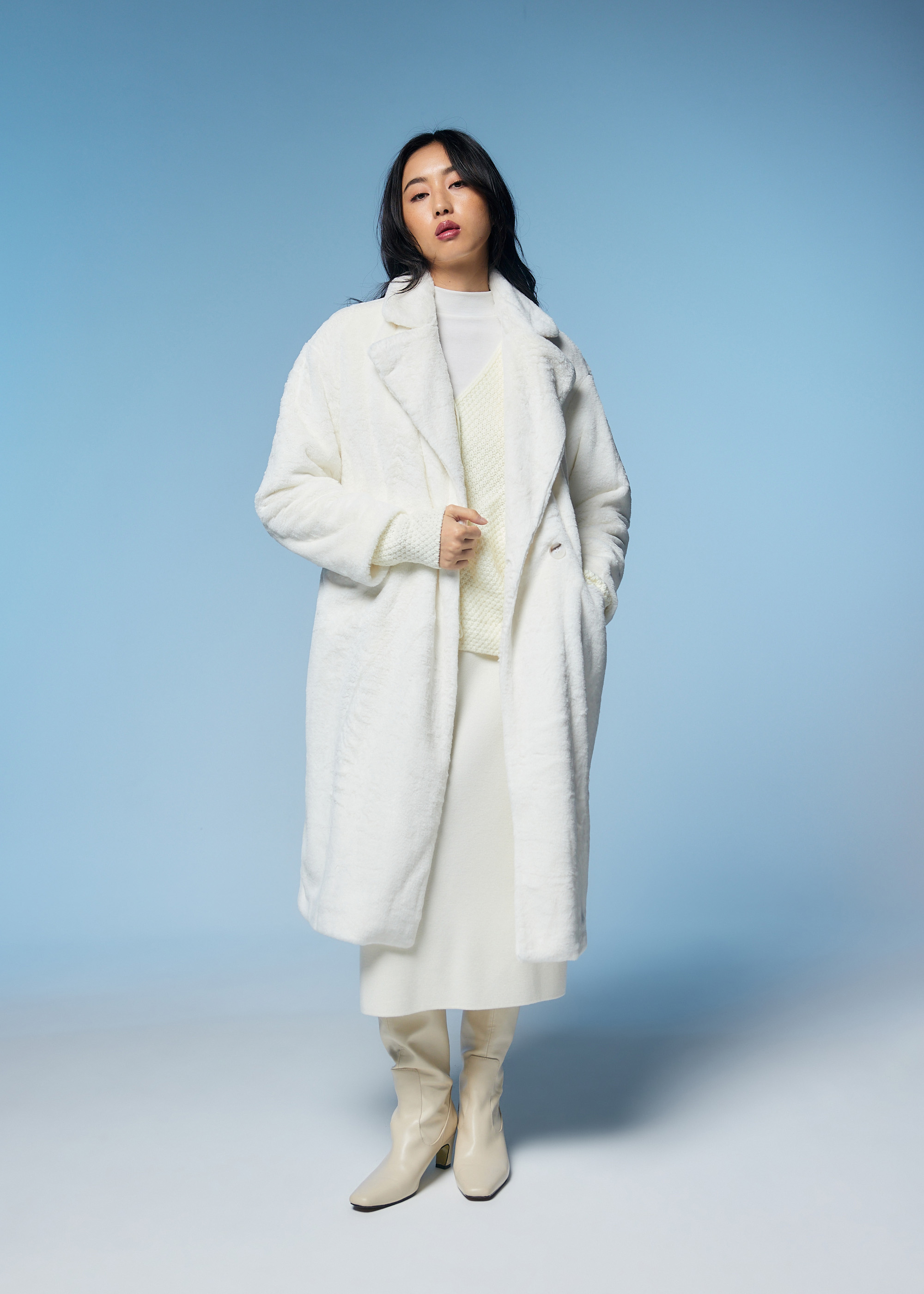 

Layla Oversized Faux Fur Coat-031-L