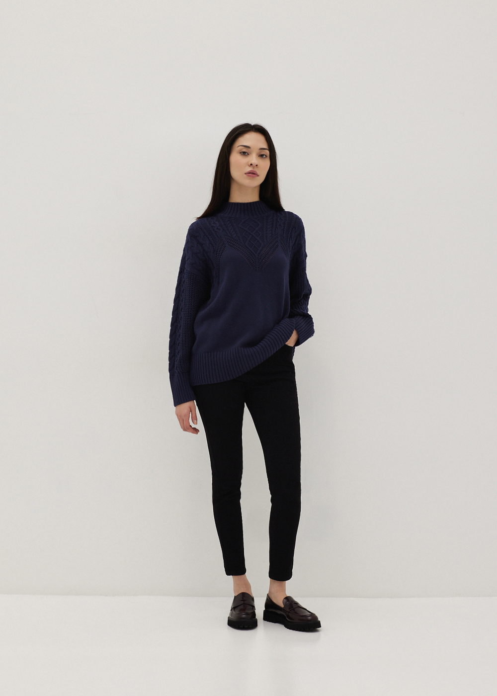 

Arden Oversized Cable Knit Sweater-052-M