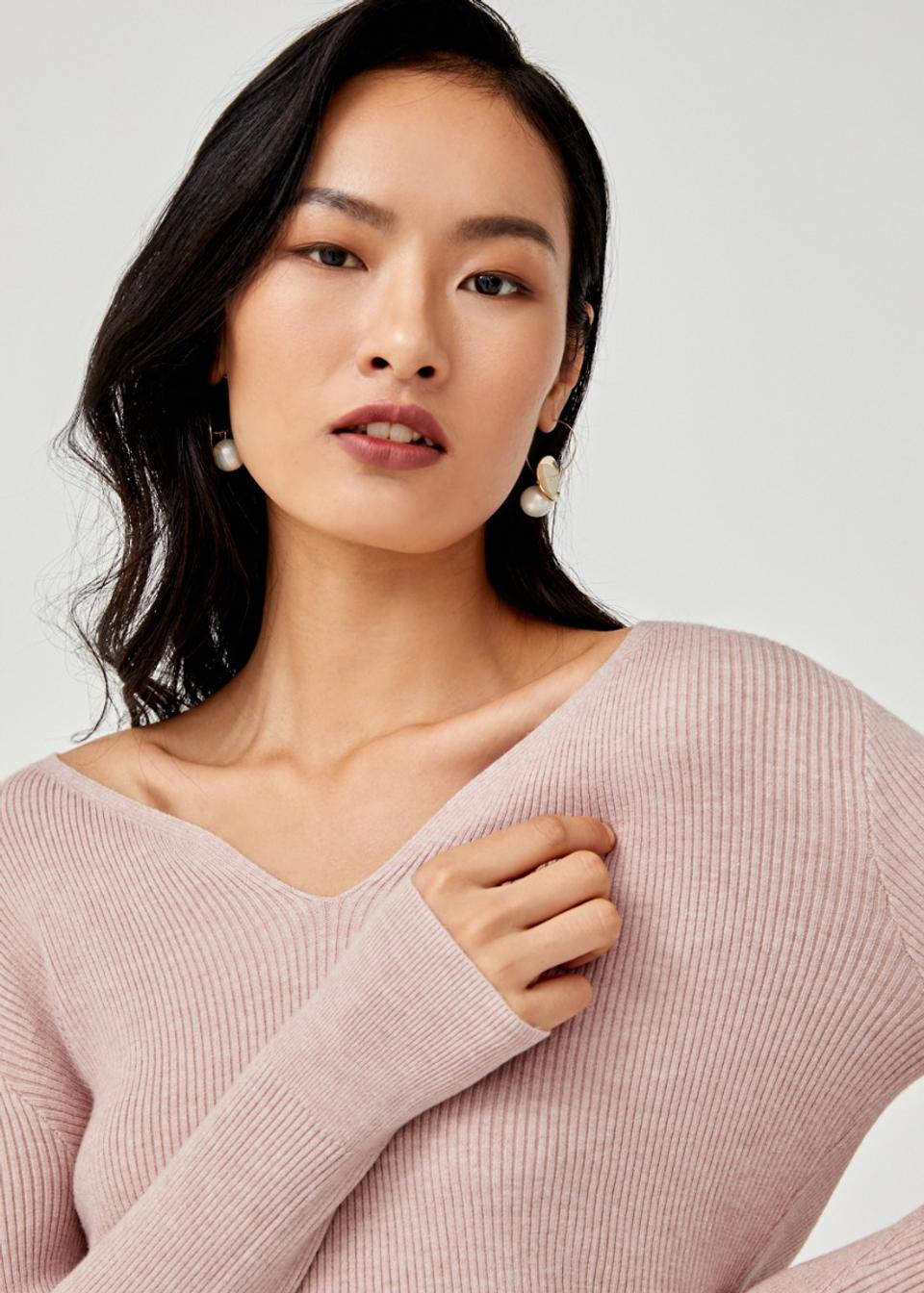Eve V-neck Knit Sweater
