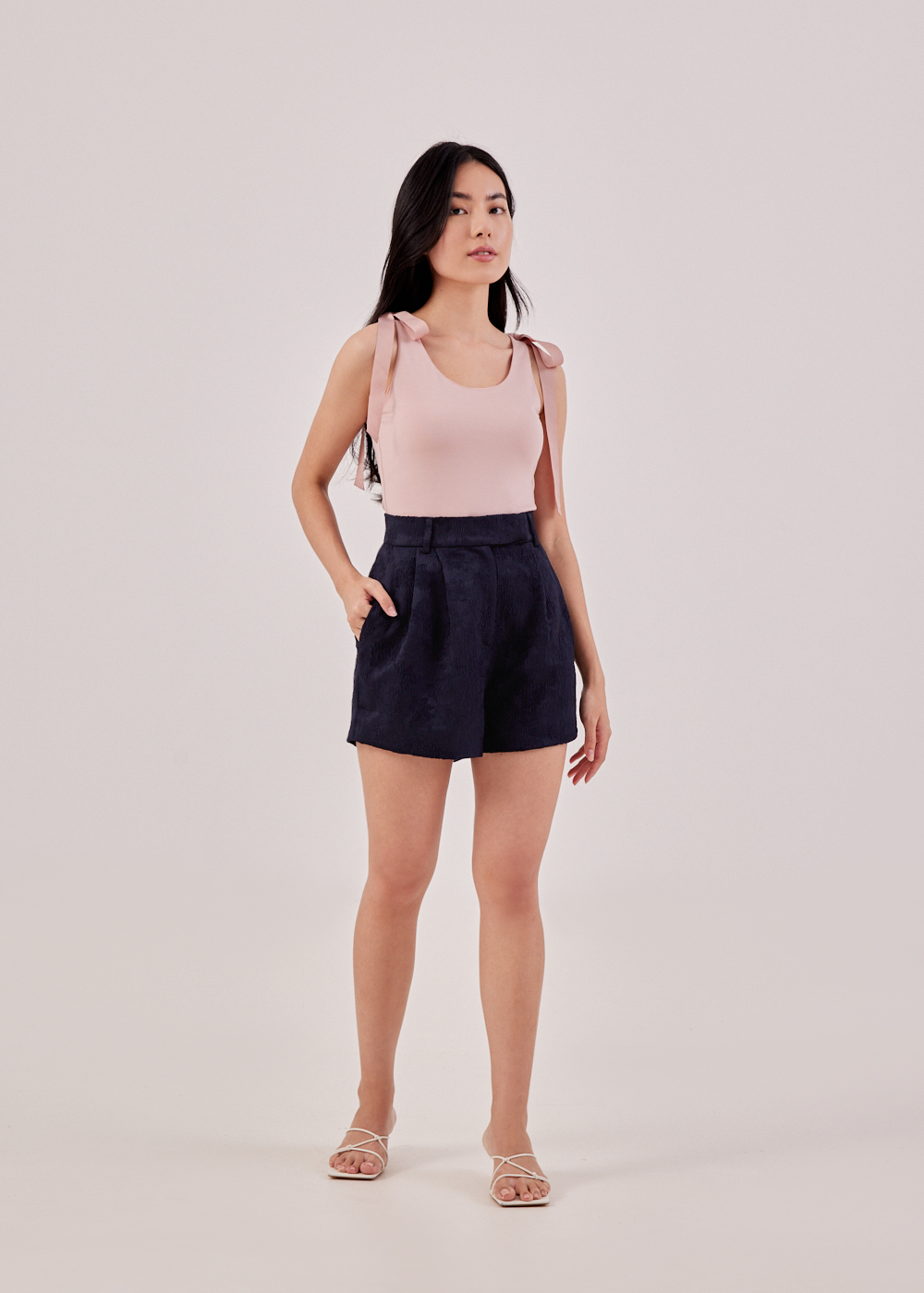 

Nerisa Textured Tailored Shorts-052-L