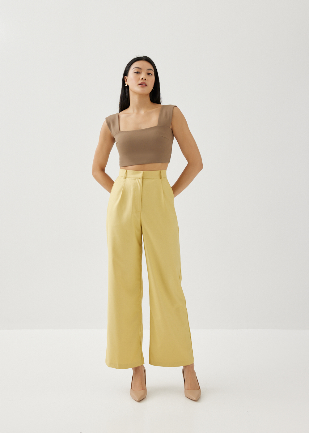 

Zielle Padded Square Neck Crop Tank-235-XXL