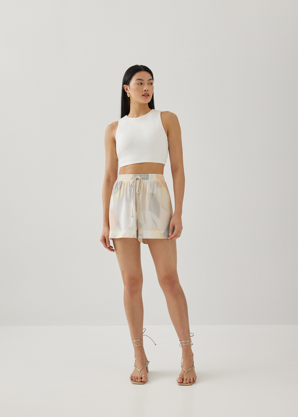 

Kaia Relaxed Drawstring Shorts in Simple Pleasures-044-L