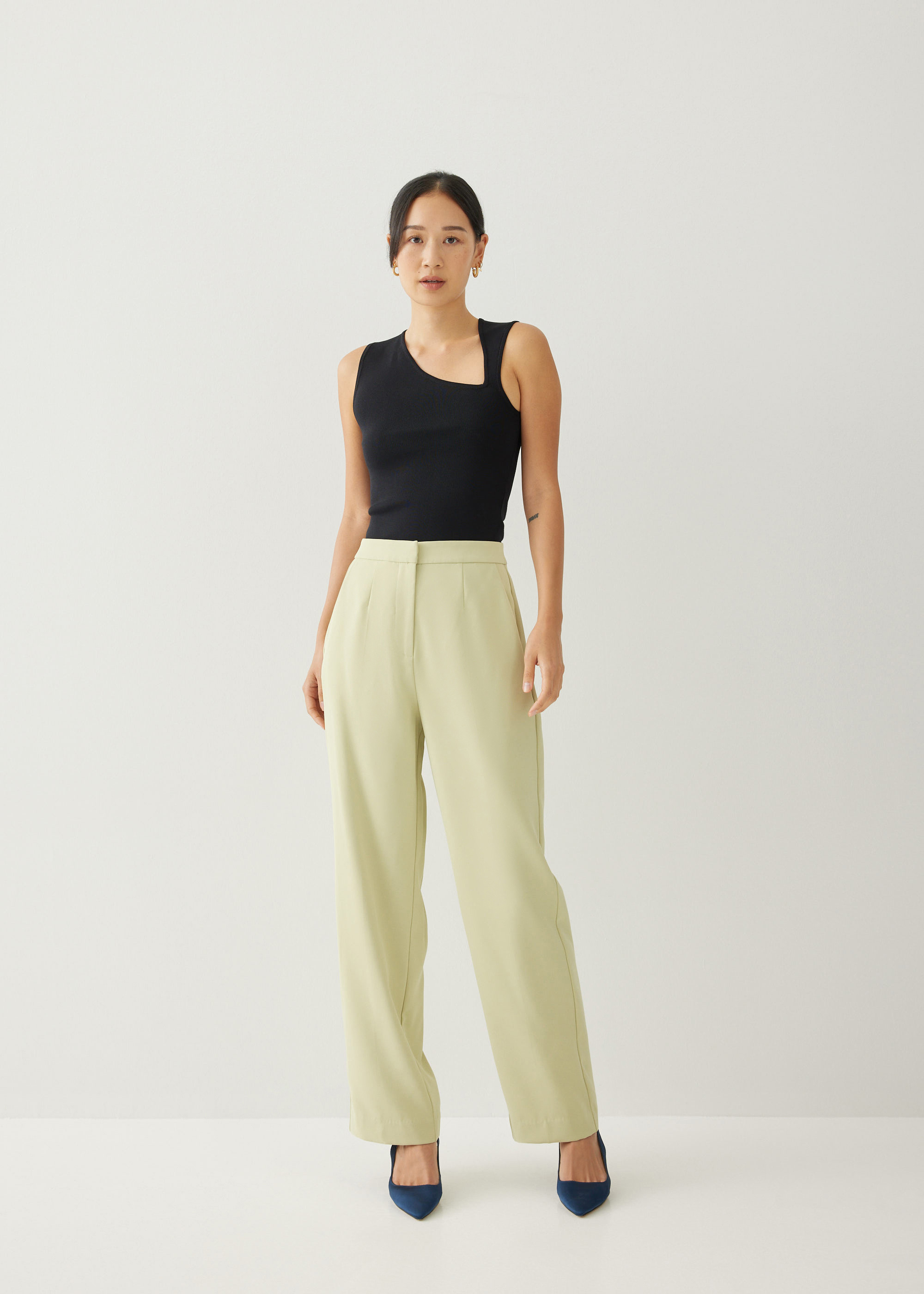 

Hedie Tailored Straight Leg Pants-022-M