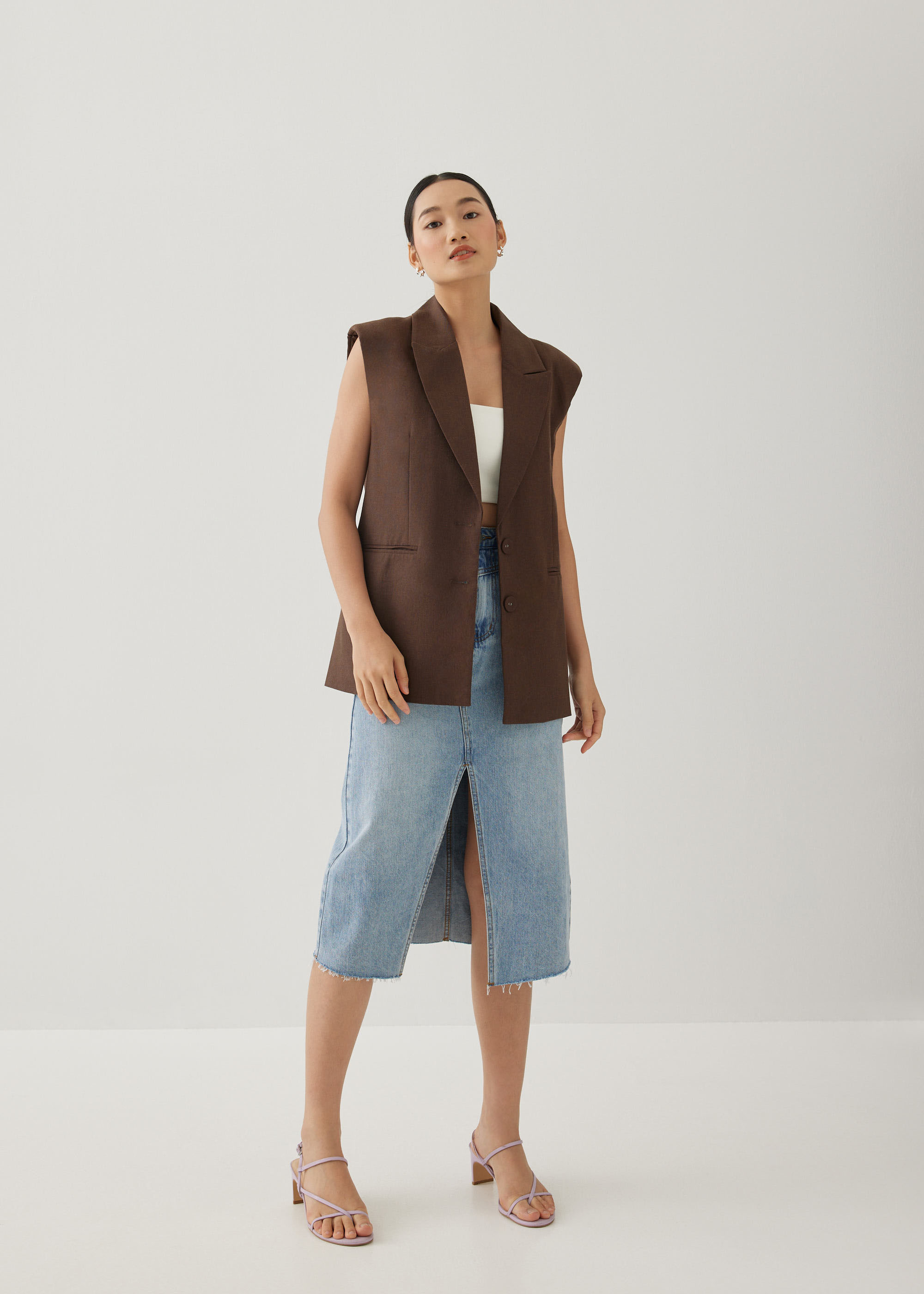 

Ryanna Linen Collared Vest-277-L