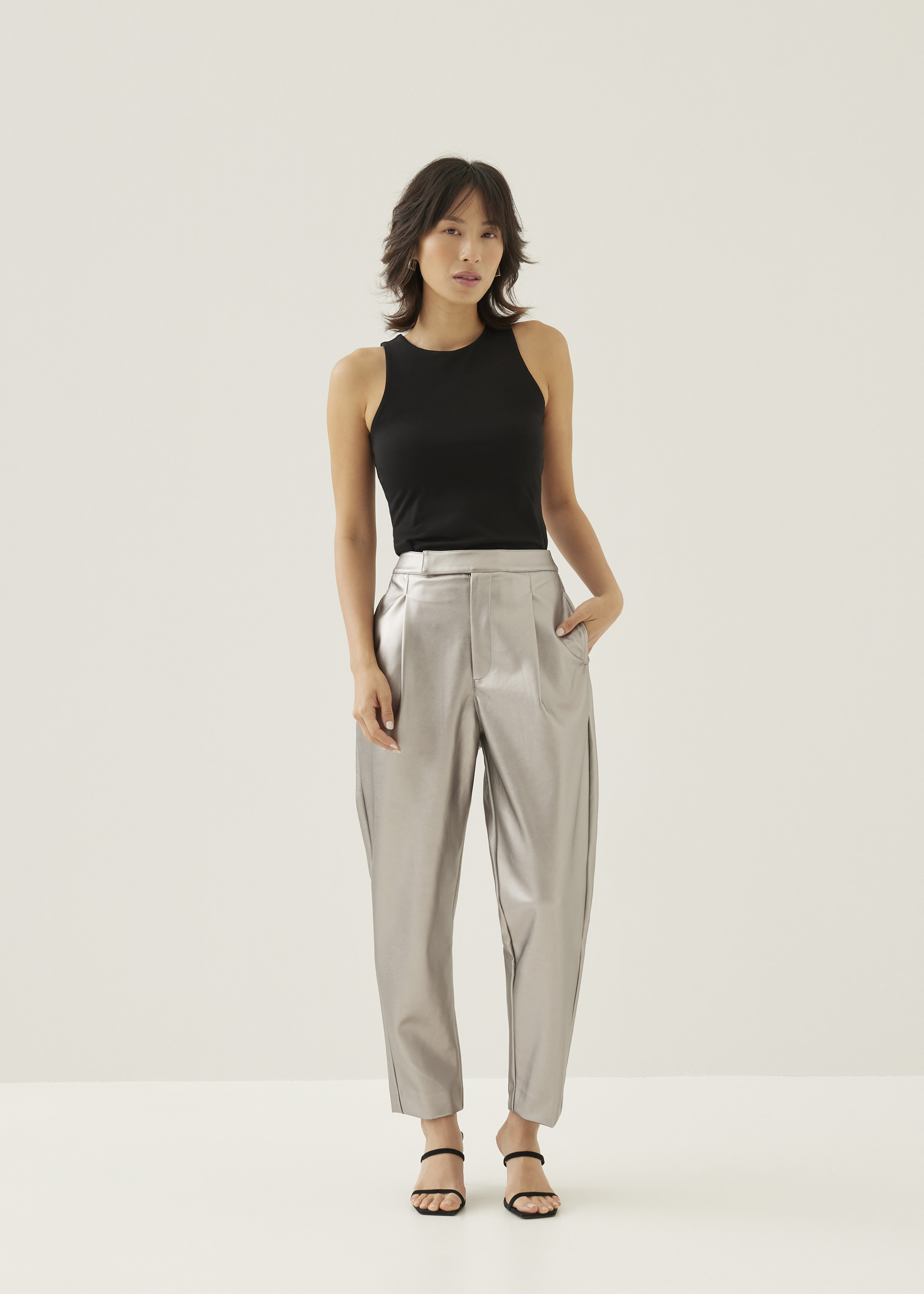 

Beckey Metallic Pleather Peg Leg Pants-046-XL