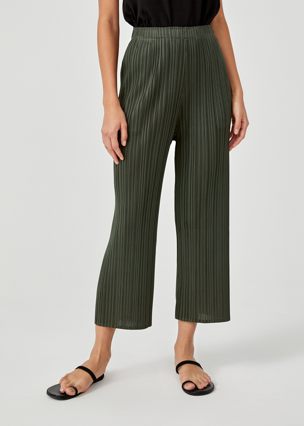 pleated pants
