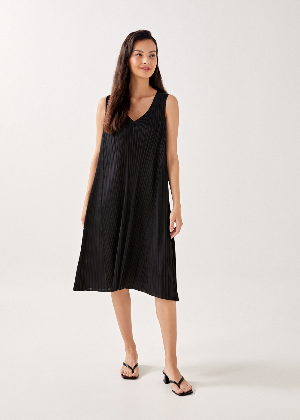 relaxed pleated midi dress