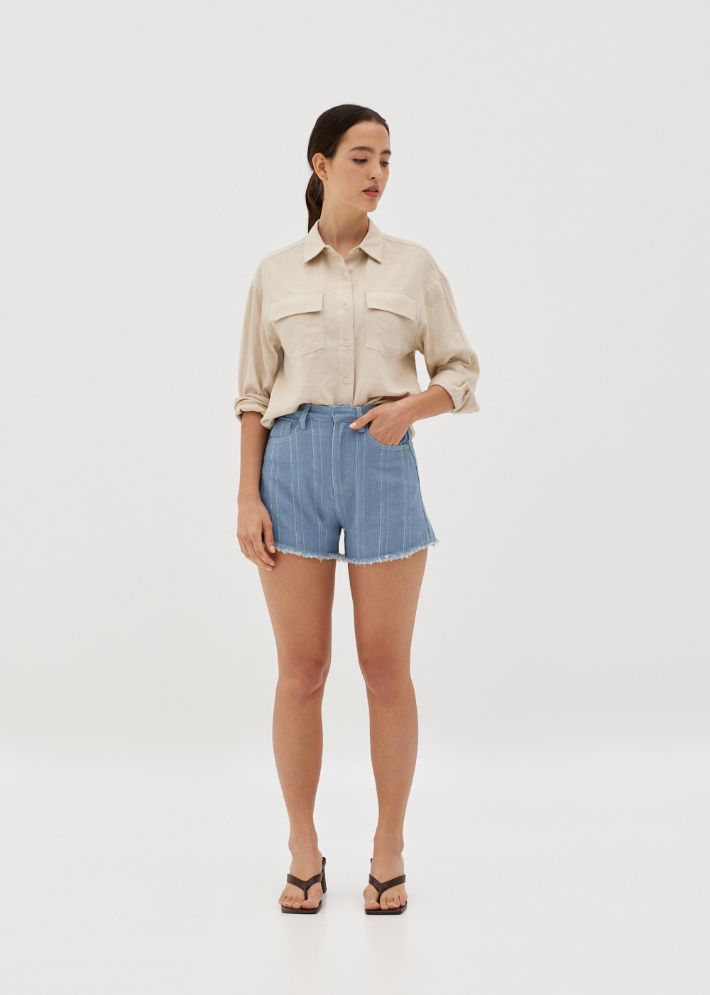 

Elona Fray Hem Denim Shorts-416-M