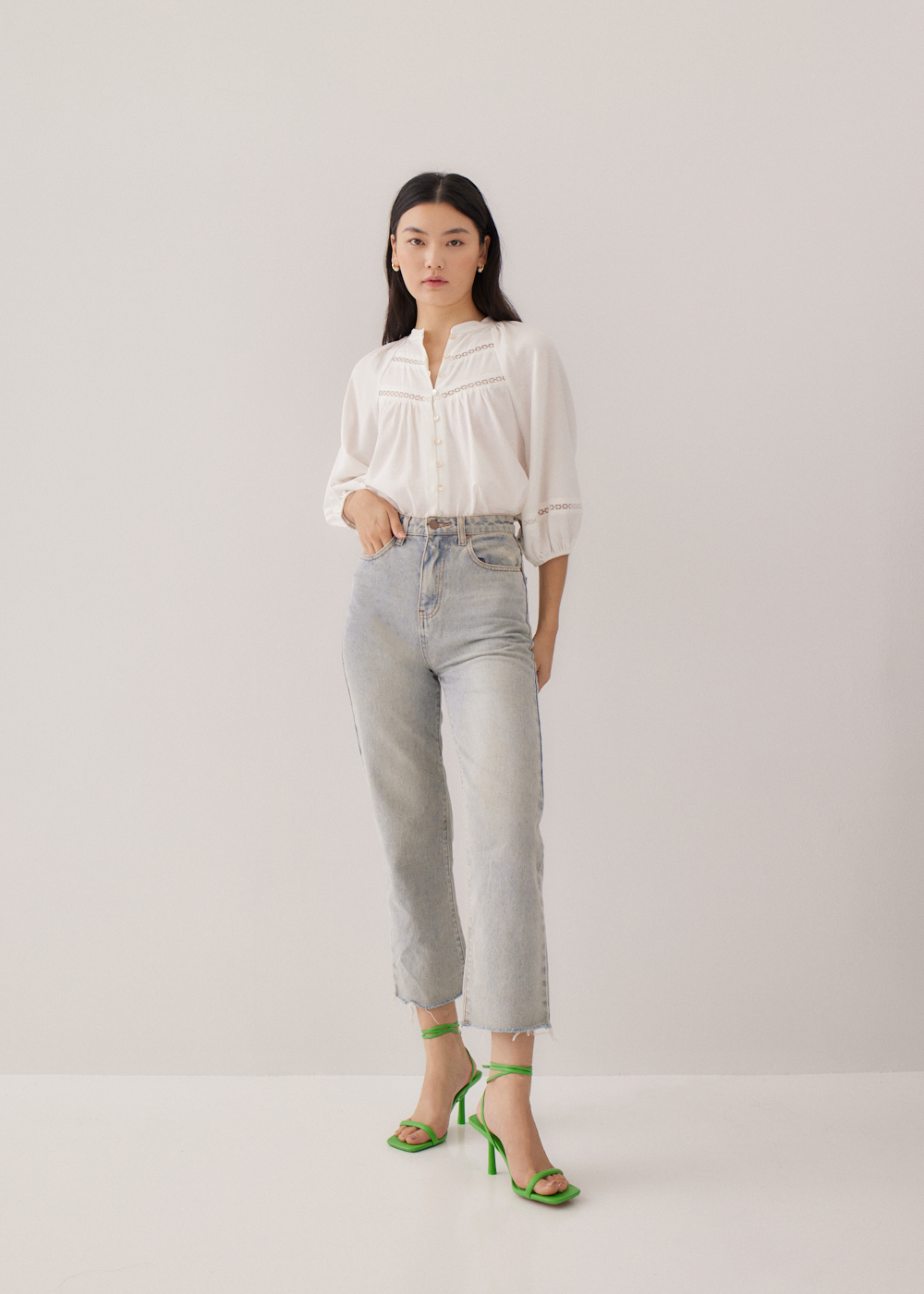

Guada Lace Trim Puff Sleeve Blouse-031-L
