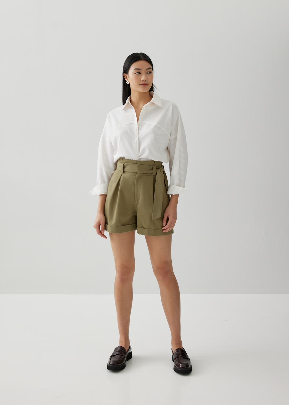 

Macey Paperbag Shorts -079-S