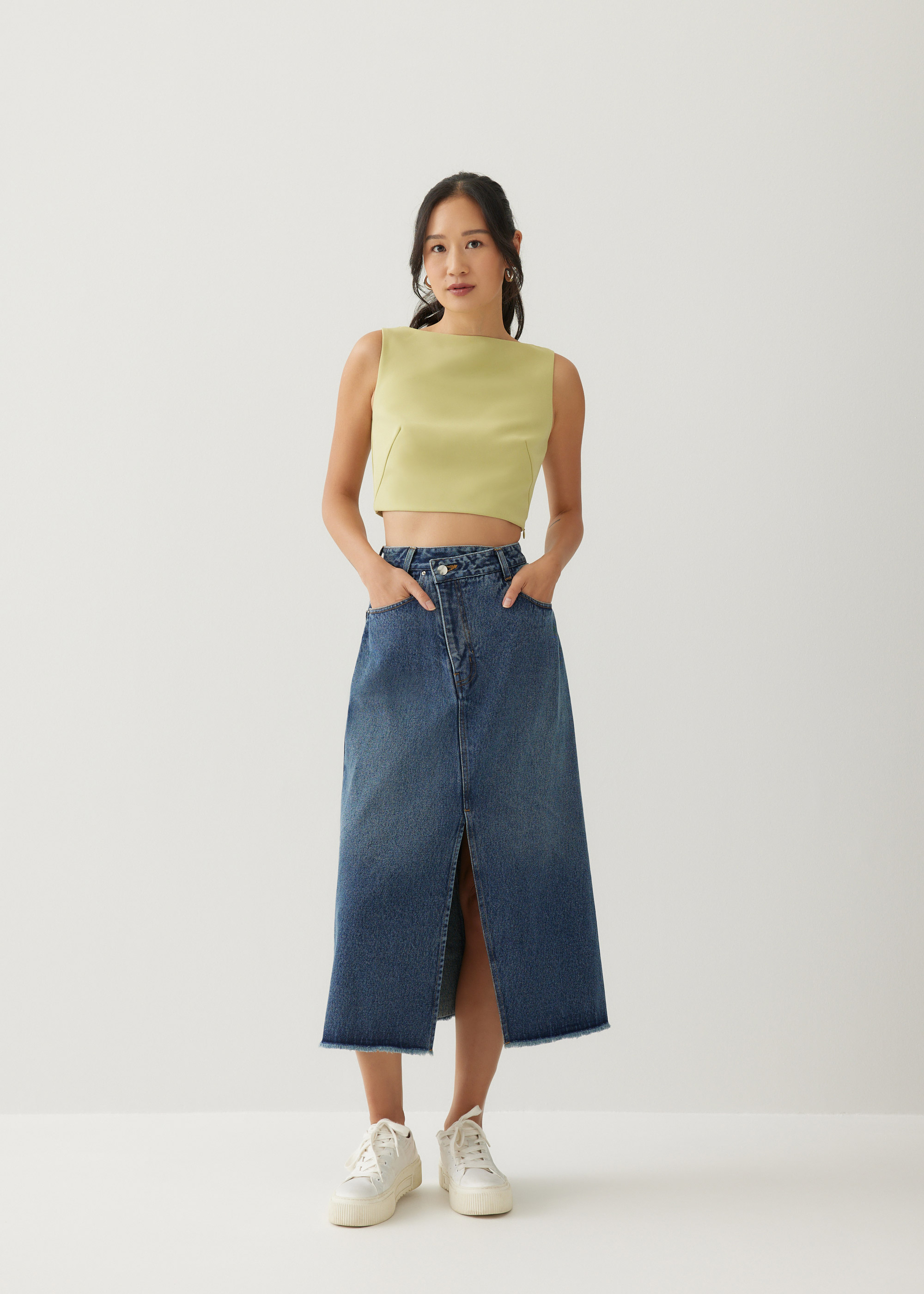 

Mailea Boat Neck Crop Top-253-S