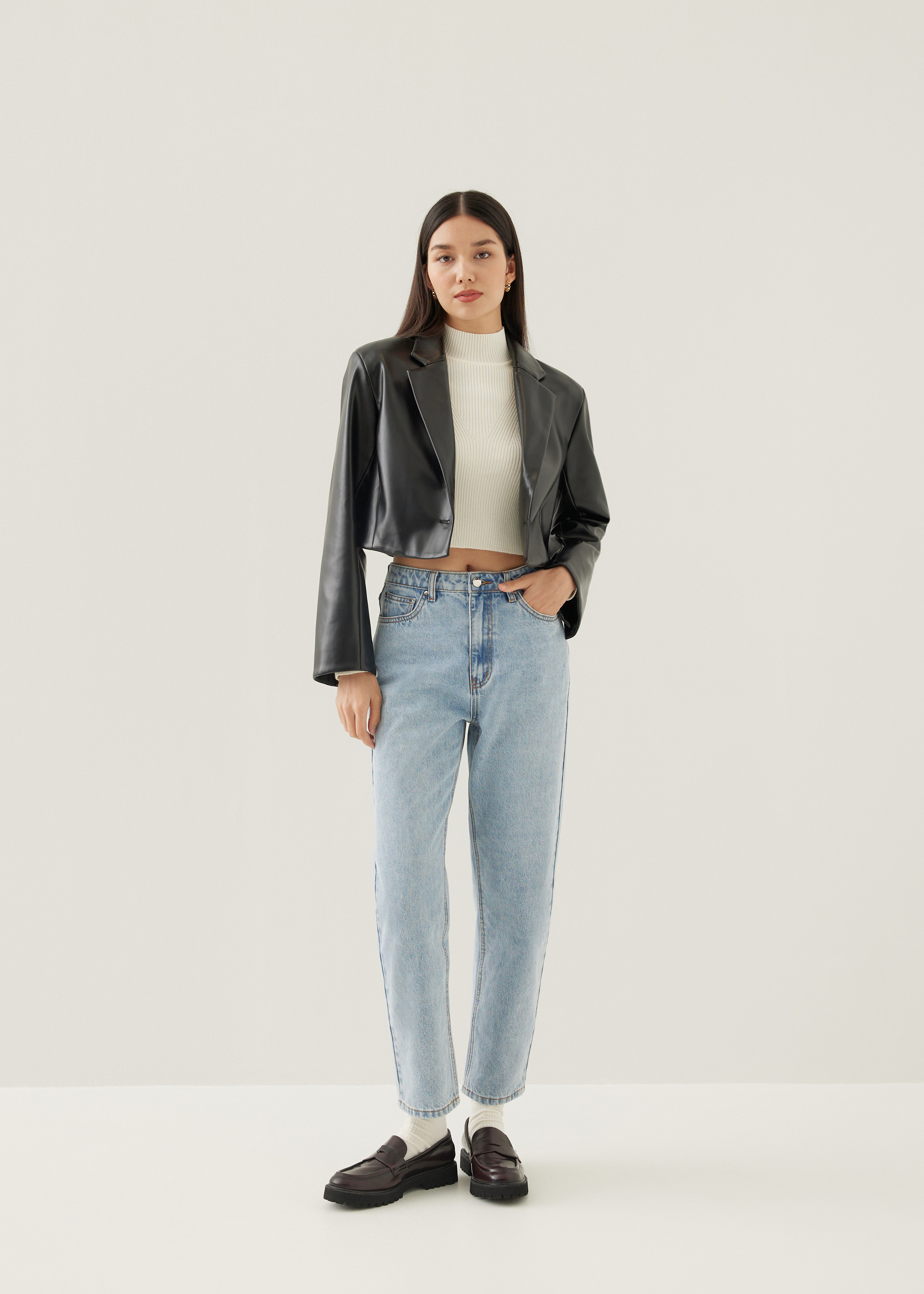 

Reagan Pleather Crop Blazer-014-M