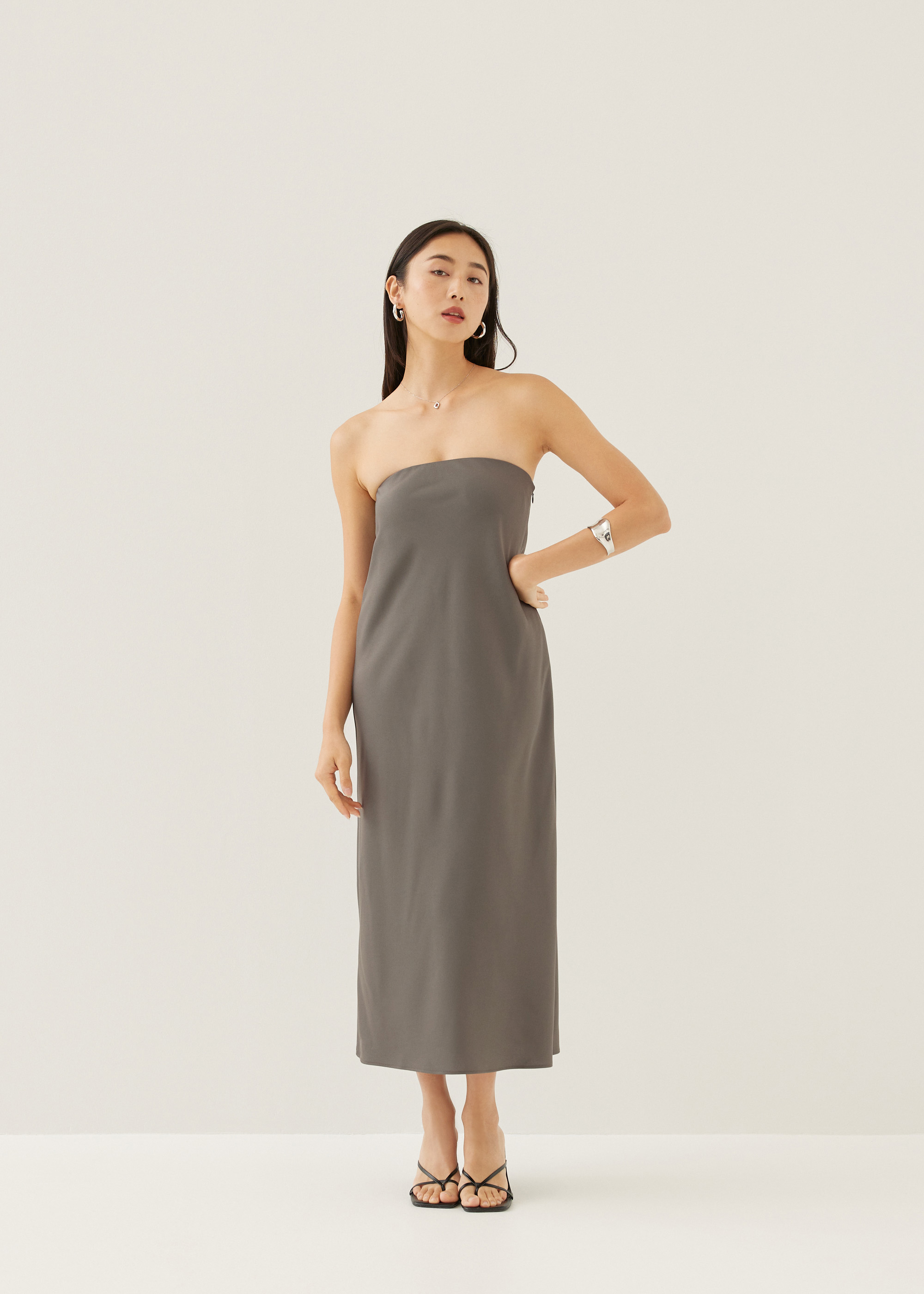 

Noree Padded Satin Column Maxi Dress-171-M