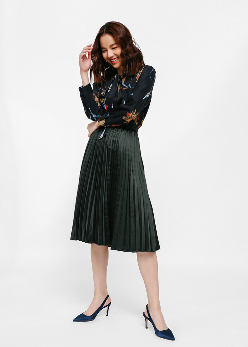 Buy Saciel Metallic Pleated Midi Skirt 