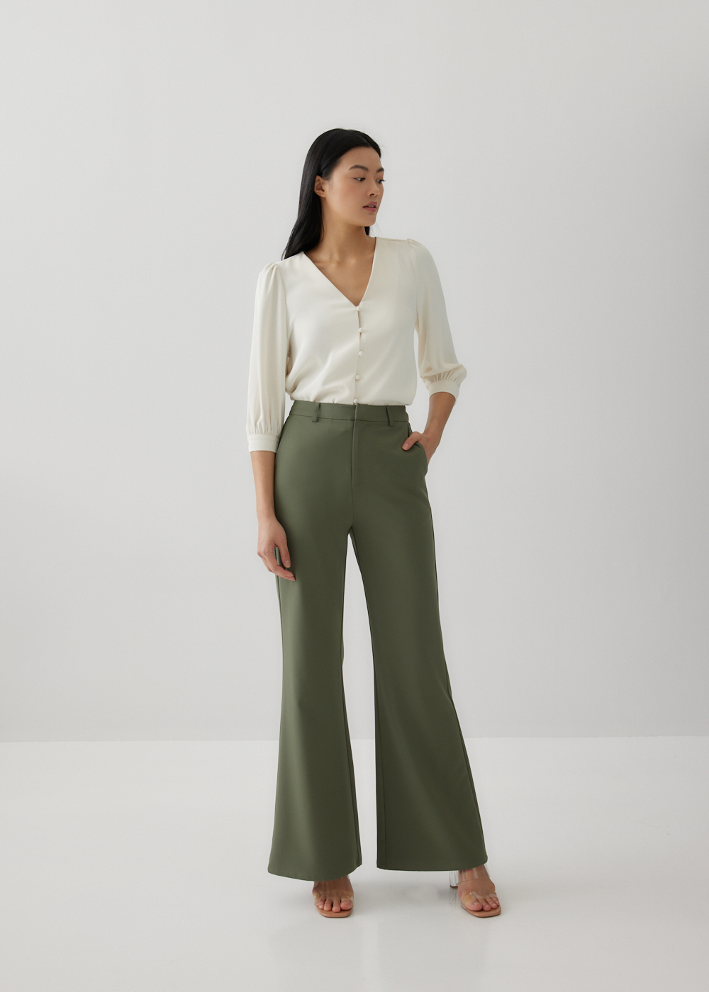 

Izzie V-neck Puff Sleeve Blouse-031-L