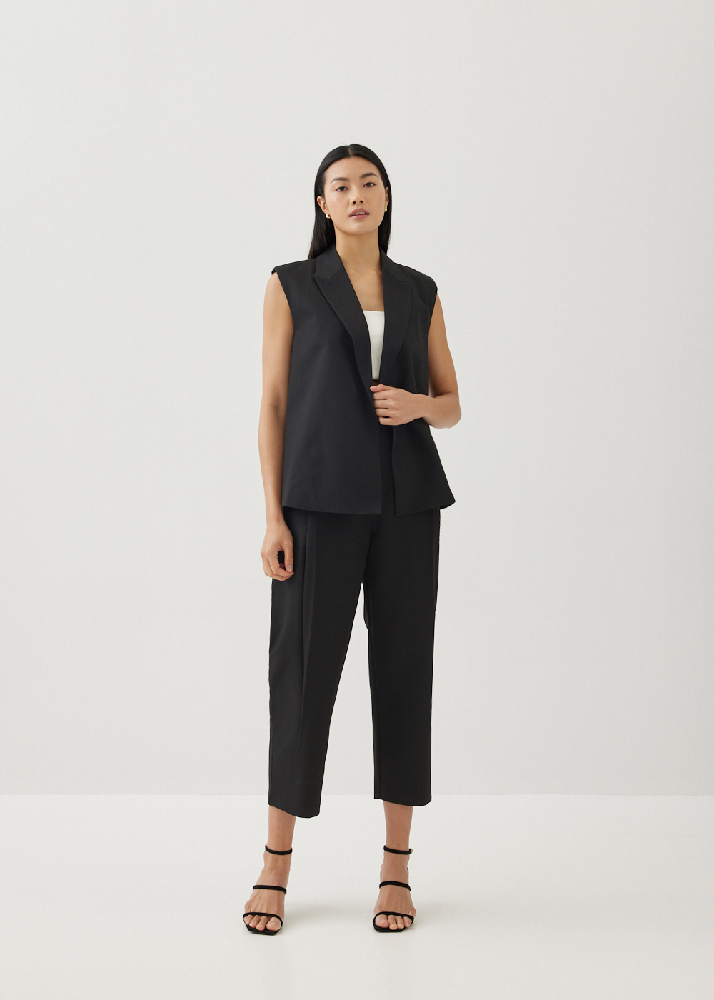 

Zaldie Shoulder Padded Tailored Vest-014-S