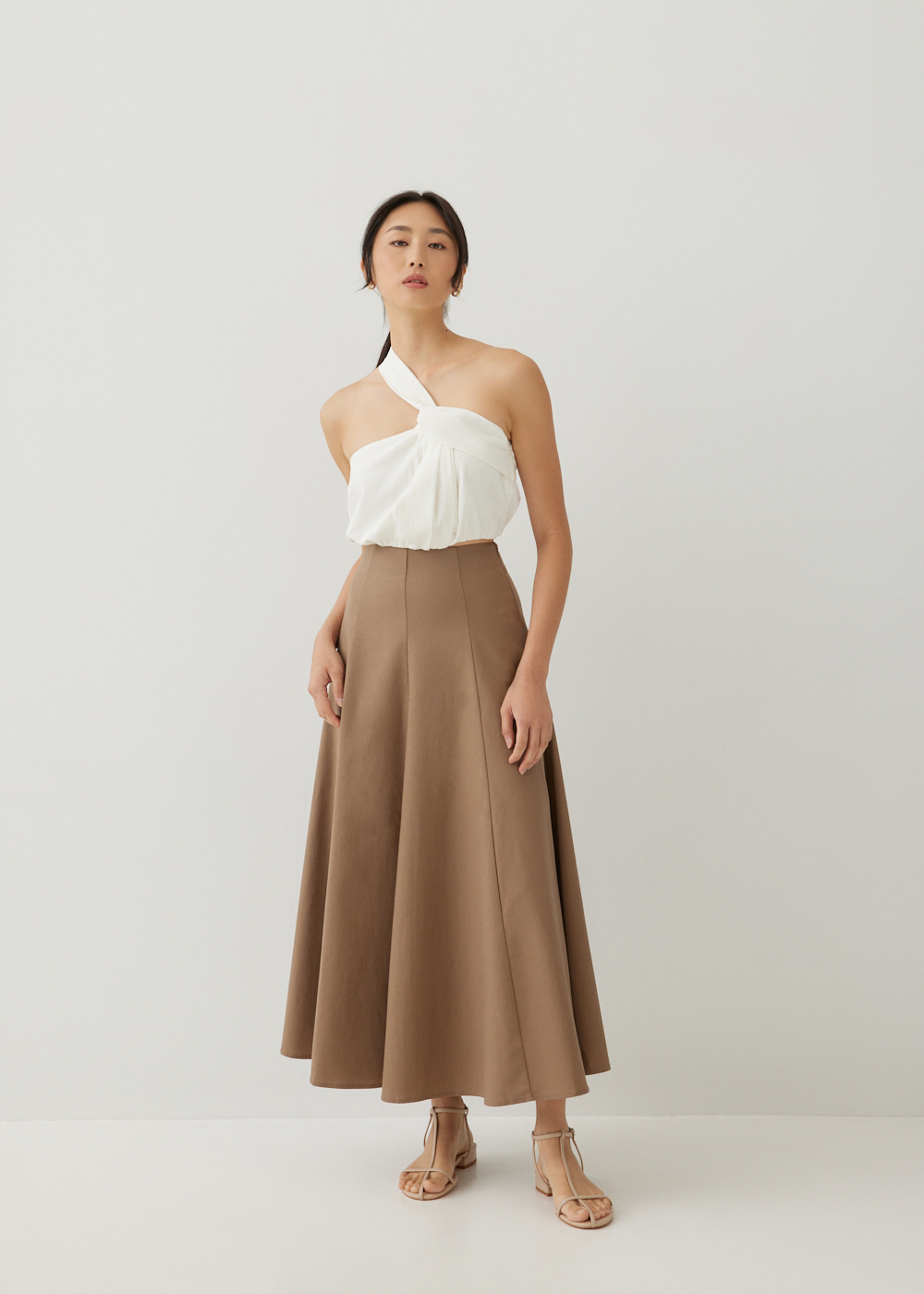 

Ruperta Linen Asymmetric Crop Top-031-M